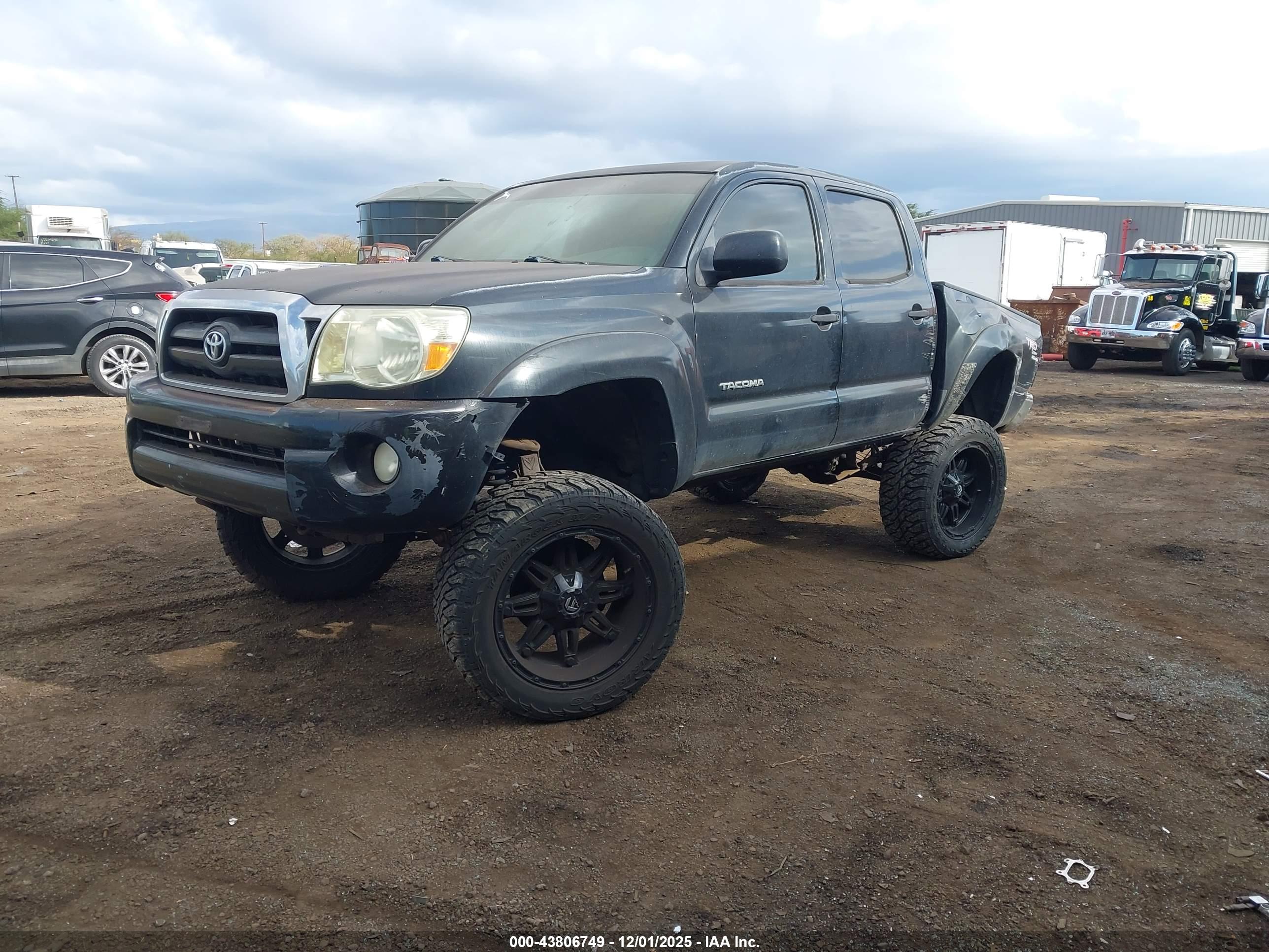 TOYOTA TACOMA image 2