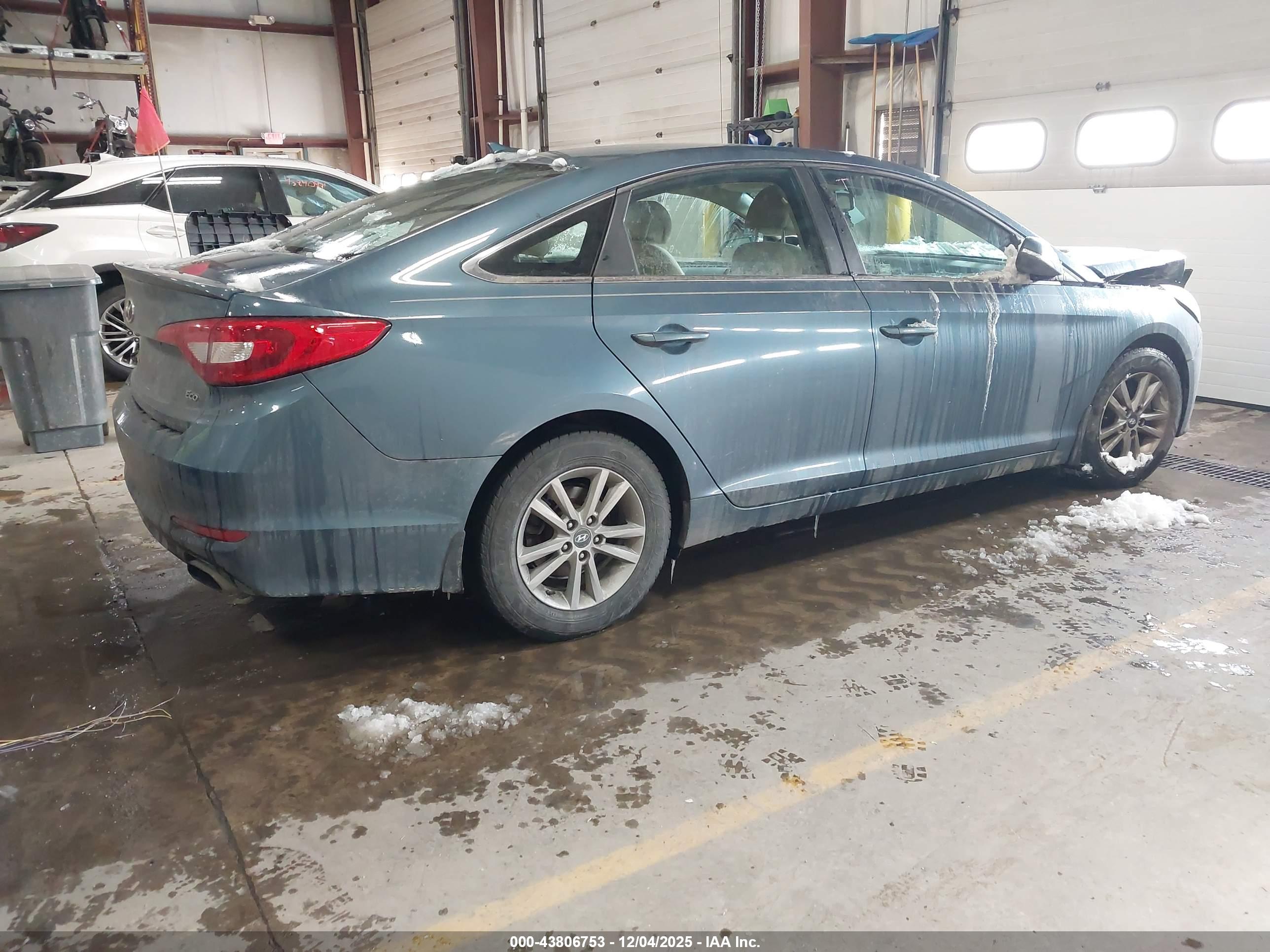 HYUNDAI SONATA image 4