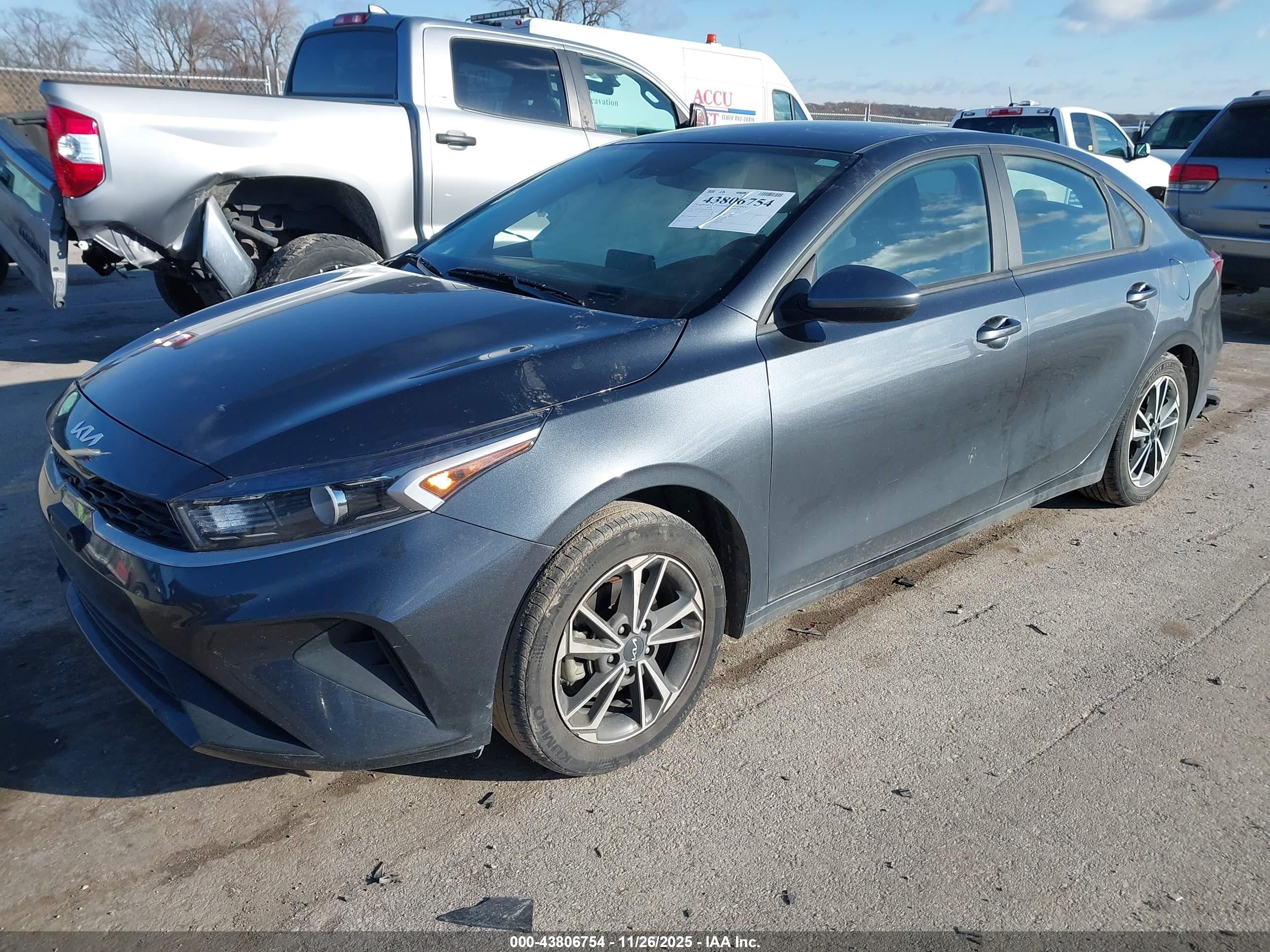 KIA FORTE image 2