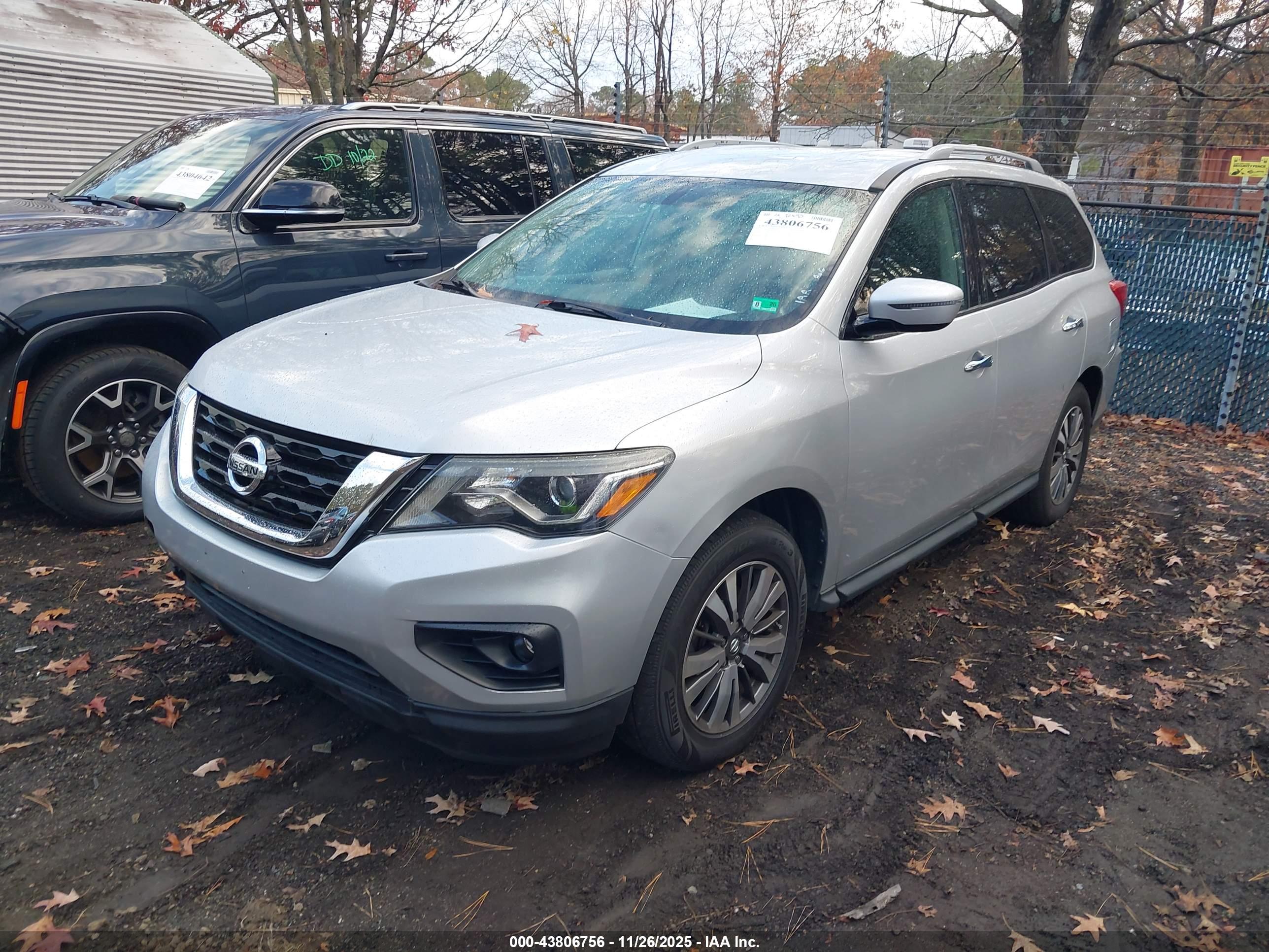 NISSAN PATHFINDER image 2