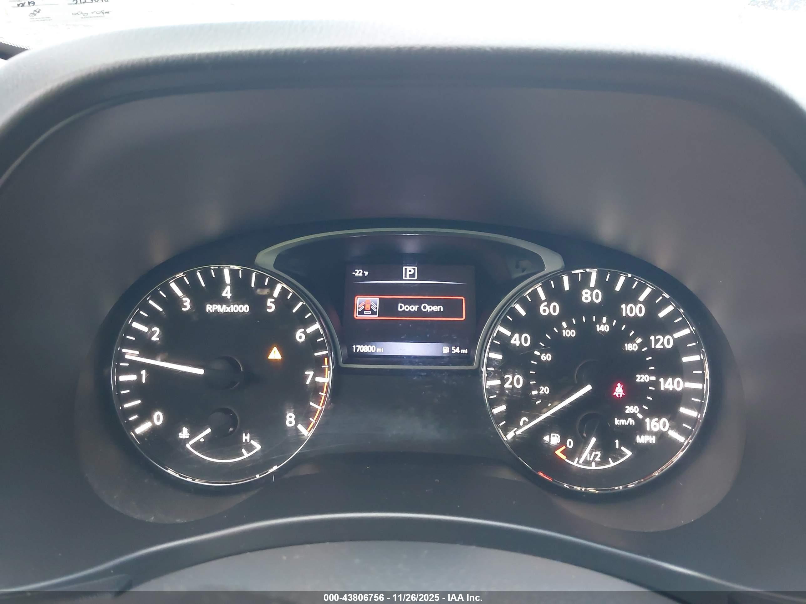 NISSAN PATHFINDER image 7