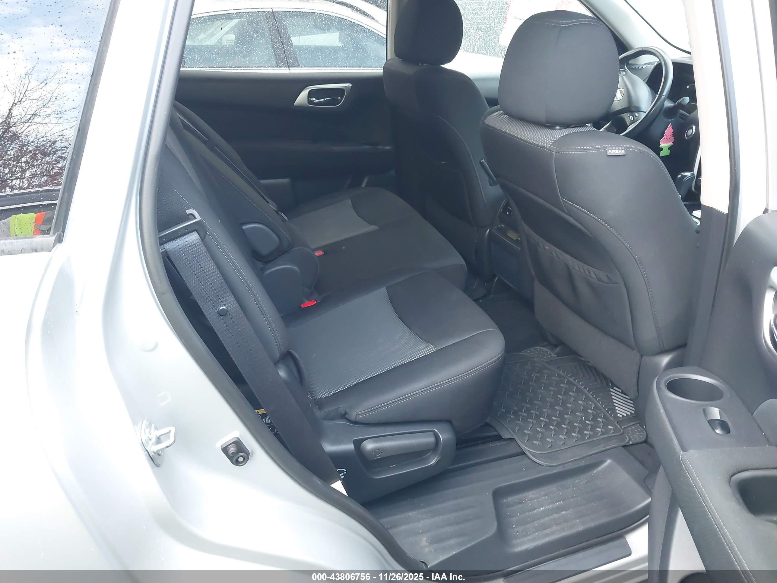 NISSAN PATHFINDER image 8