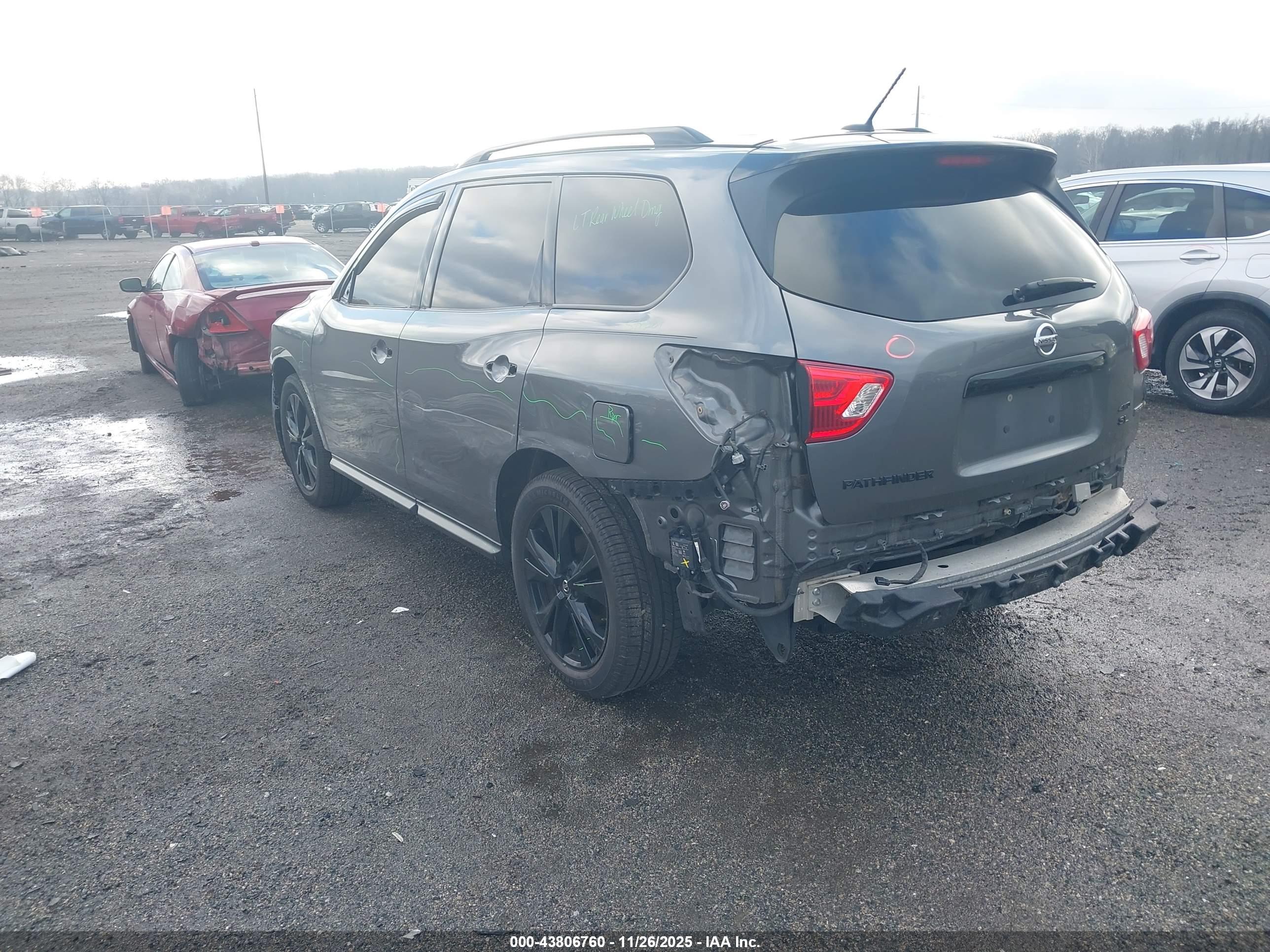 NISSAN PATHFINDER image 3