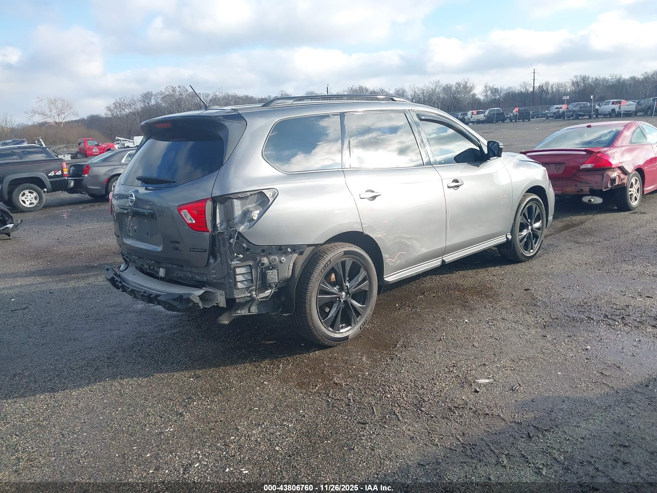 NISSAN PATHFINDER image 4