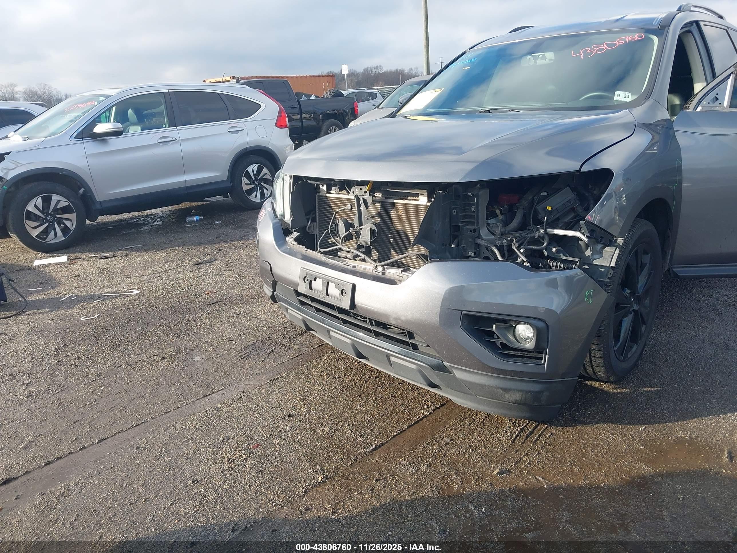 NISSAN PATHFINDER image 6