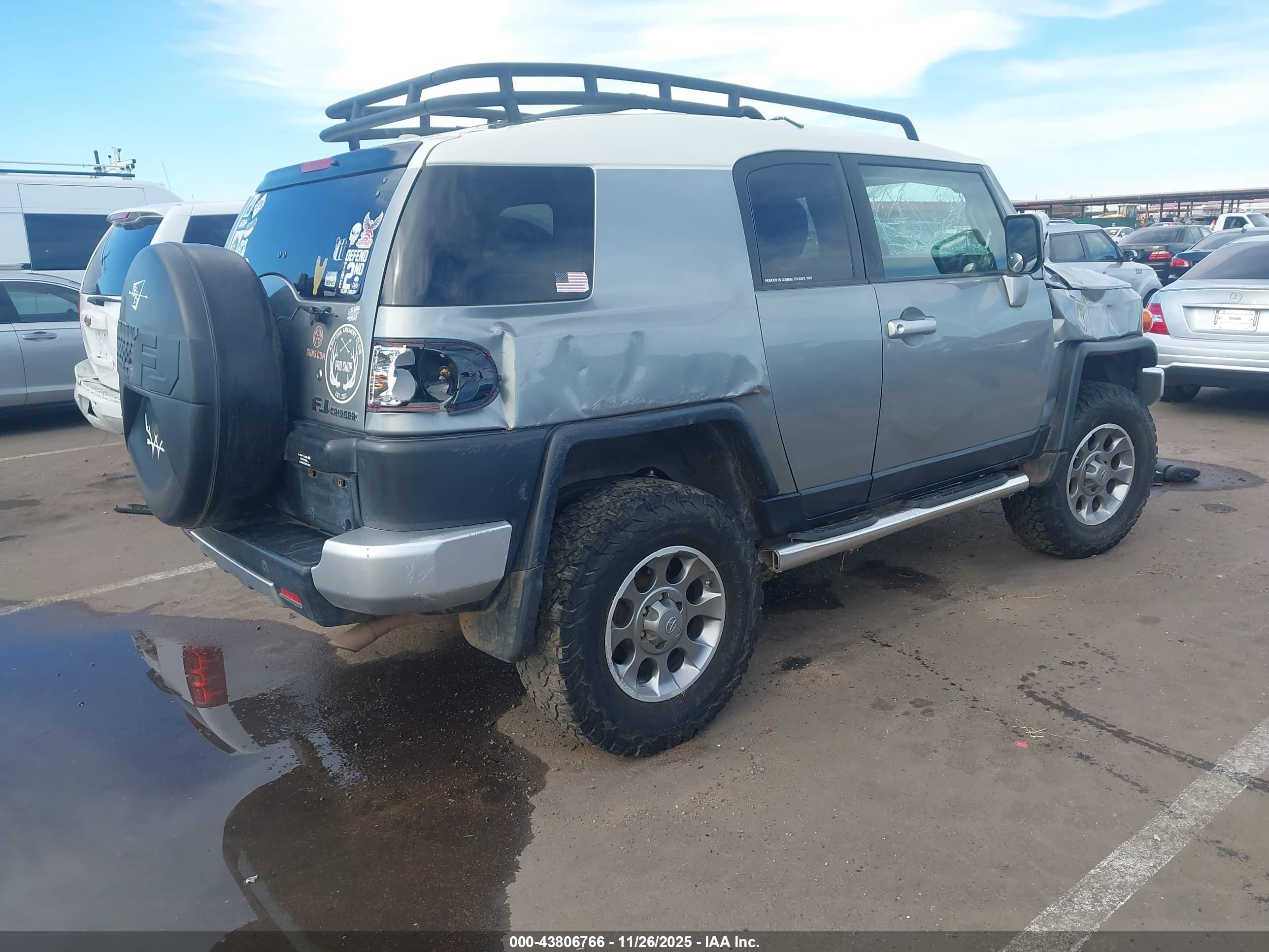 TOYOTA FJ image 4