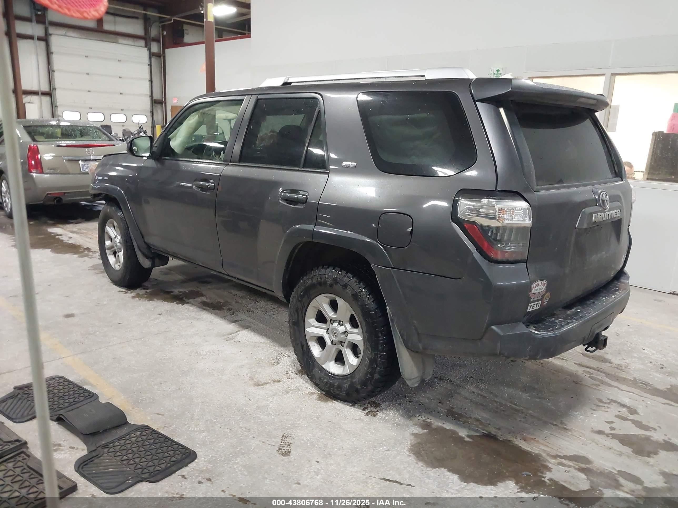 TOYOTA 4RUNNER image 3
