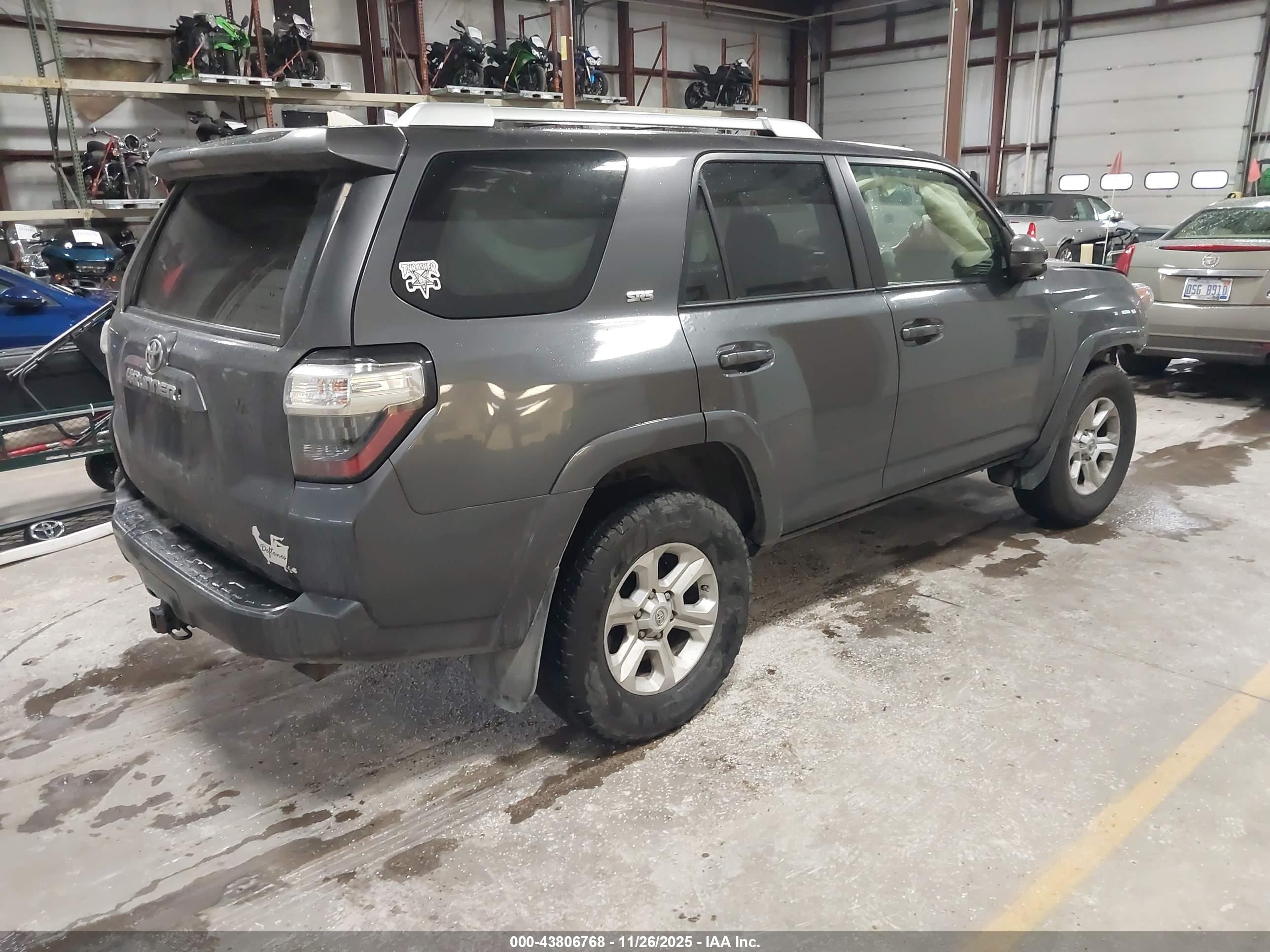 TOYOTA 4RUNNER image 4