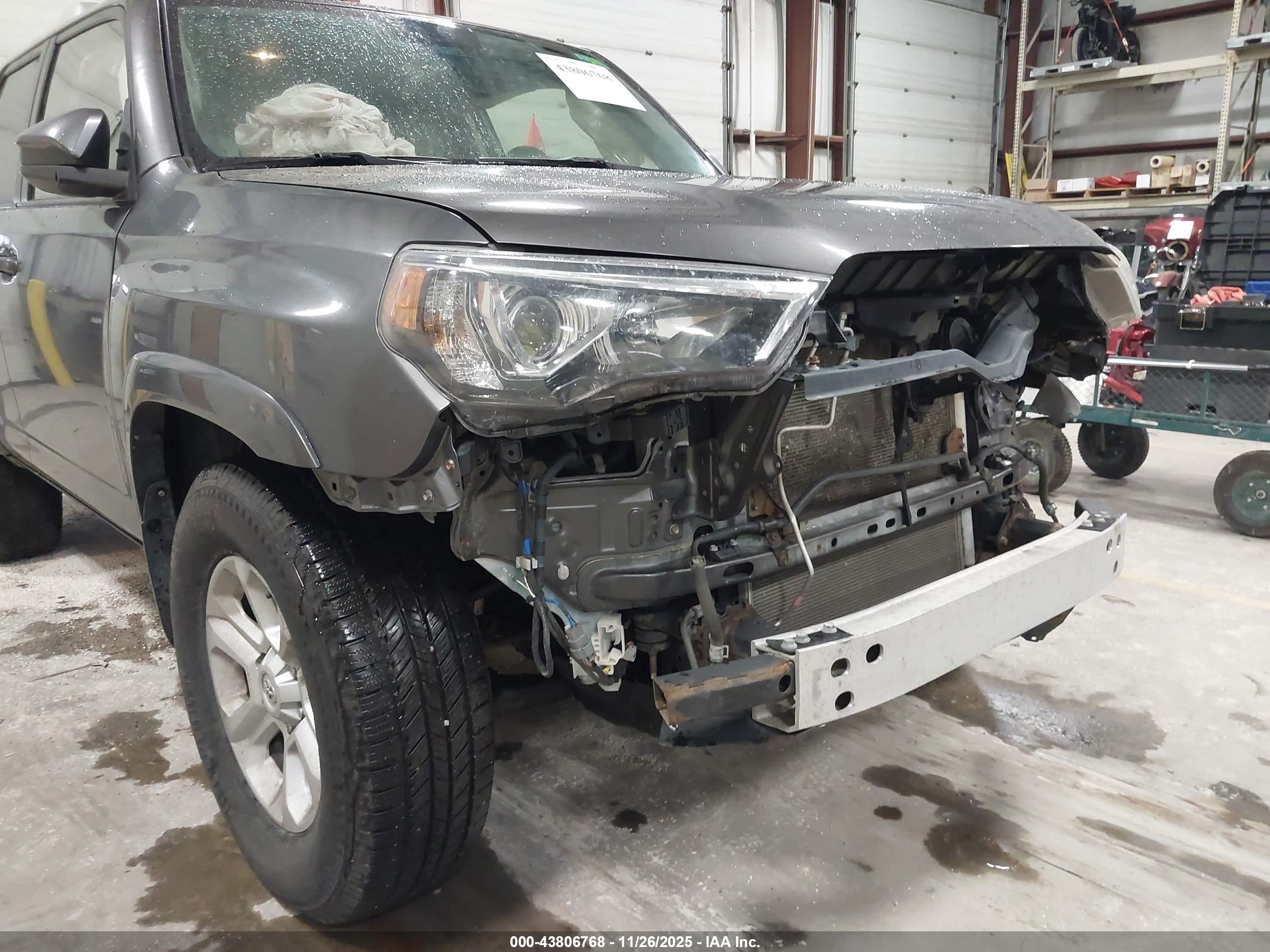 TOYOTA 4RUNNER image 6