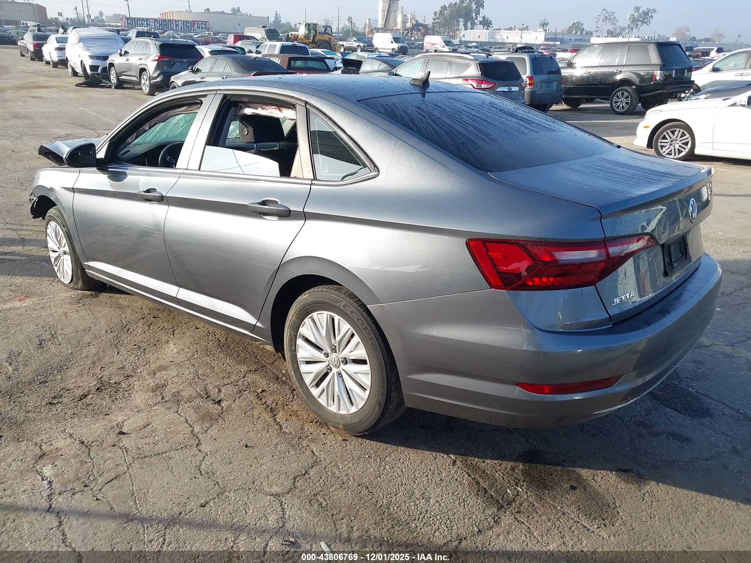 VOLKSWAGEN JETTA image 3