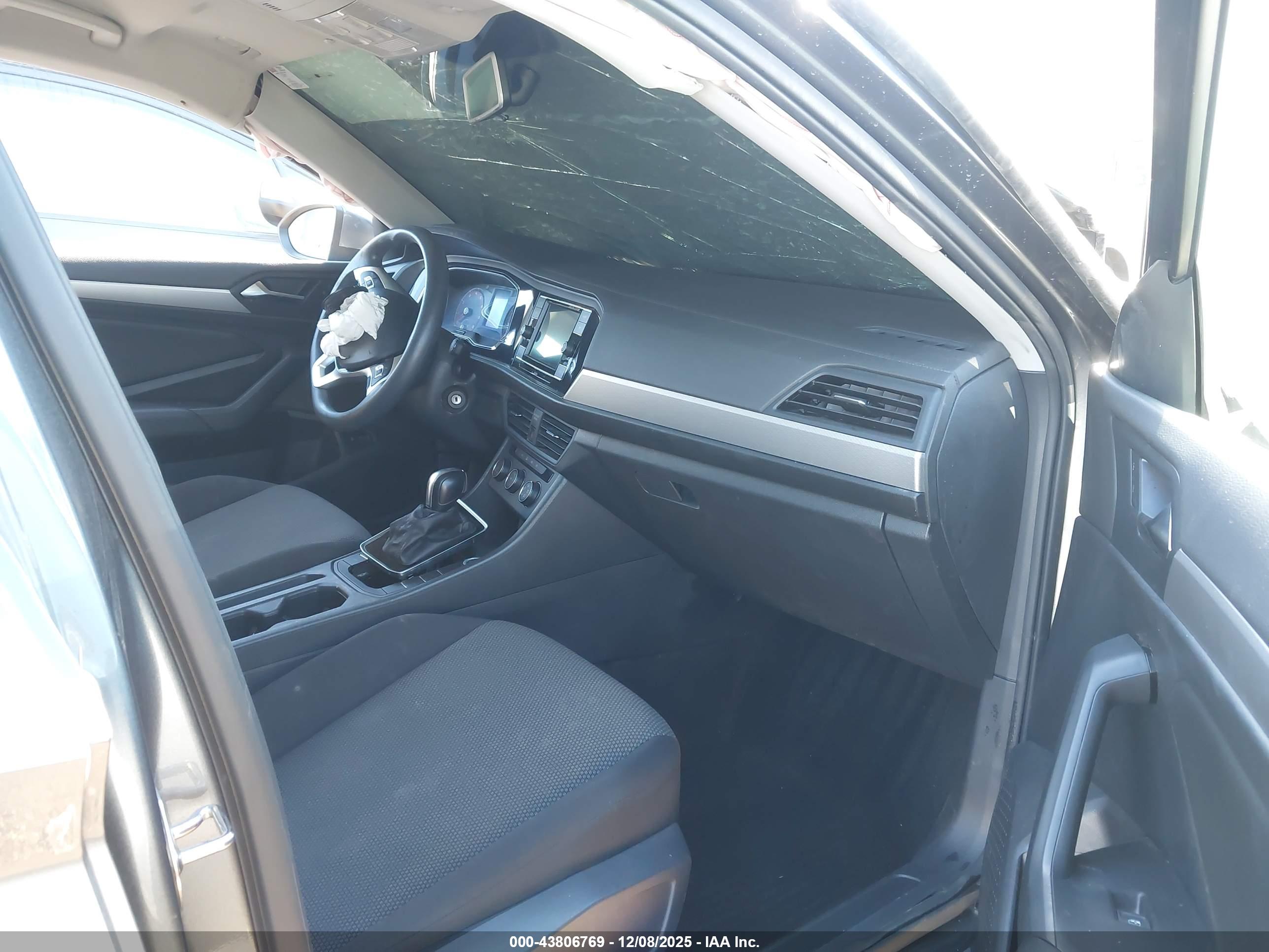 VOLKSWAGEN JETTA image 5
