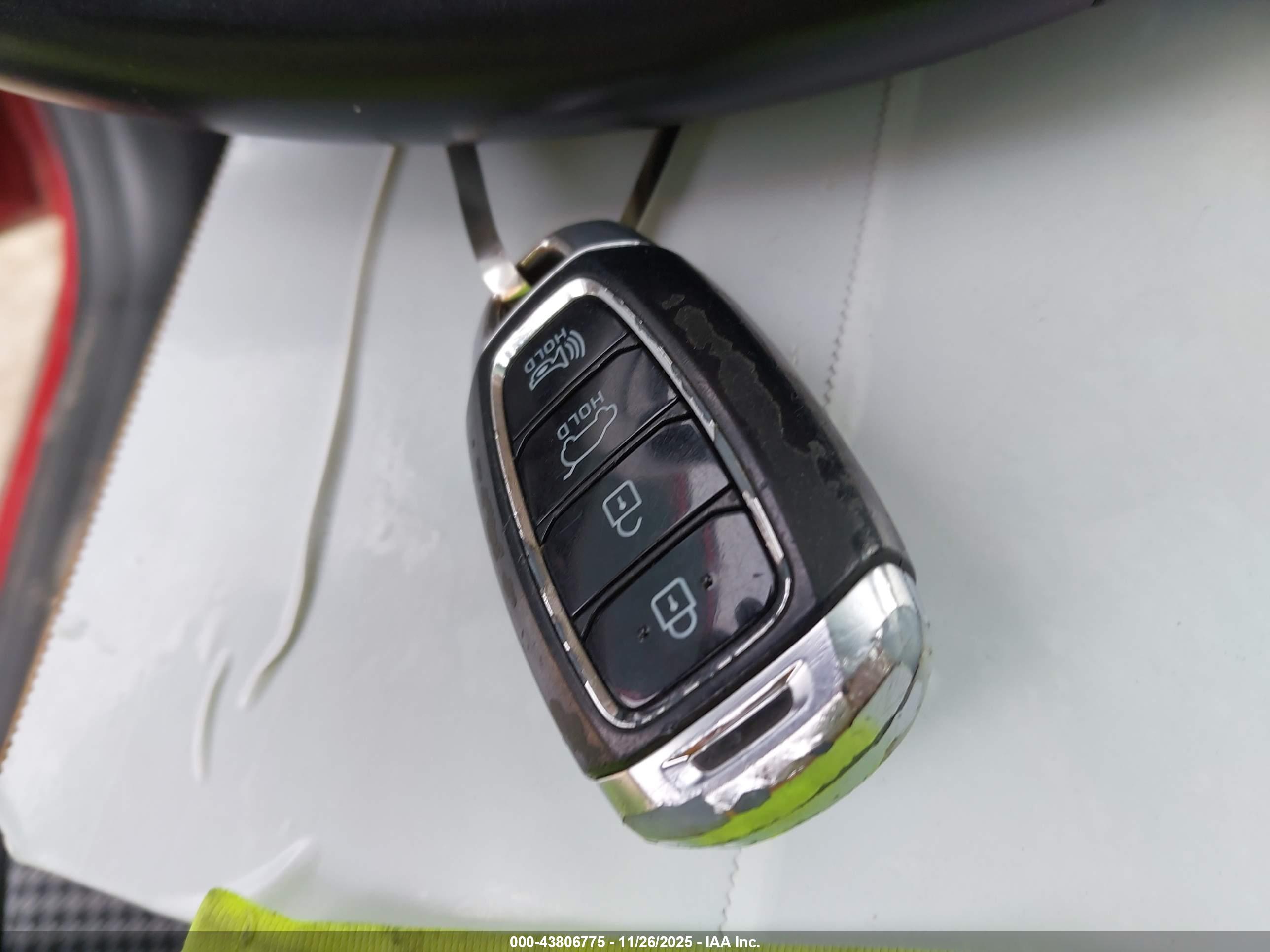 HYUNDAI KONA image 11