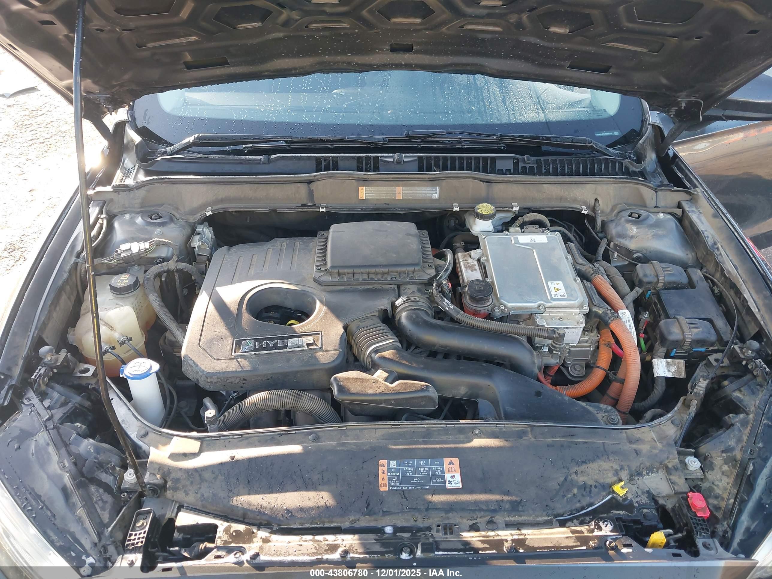FORD FUSION image 10