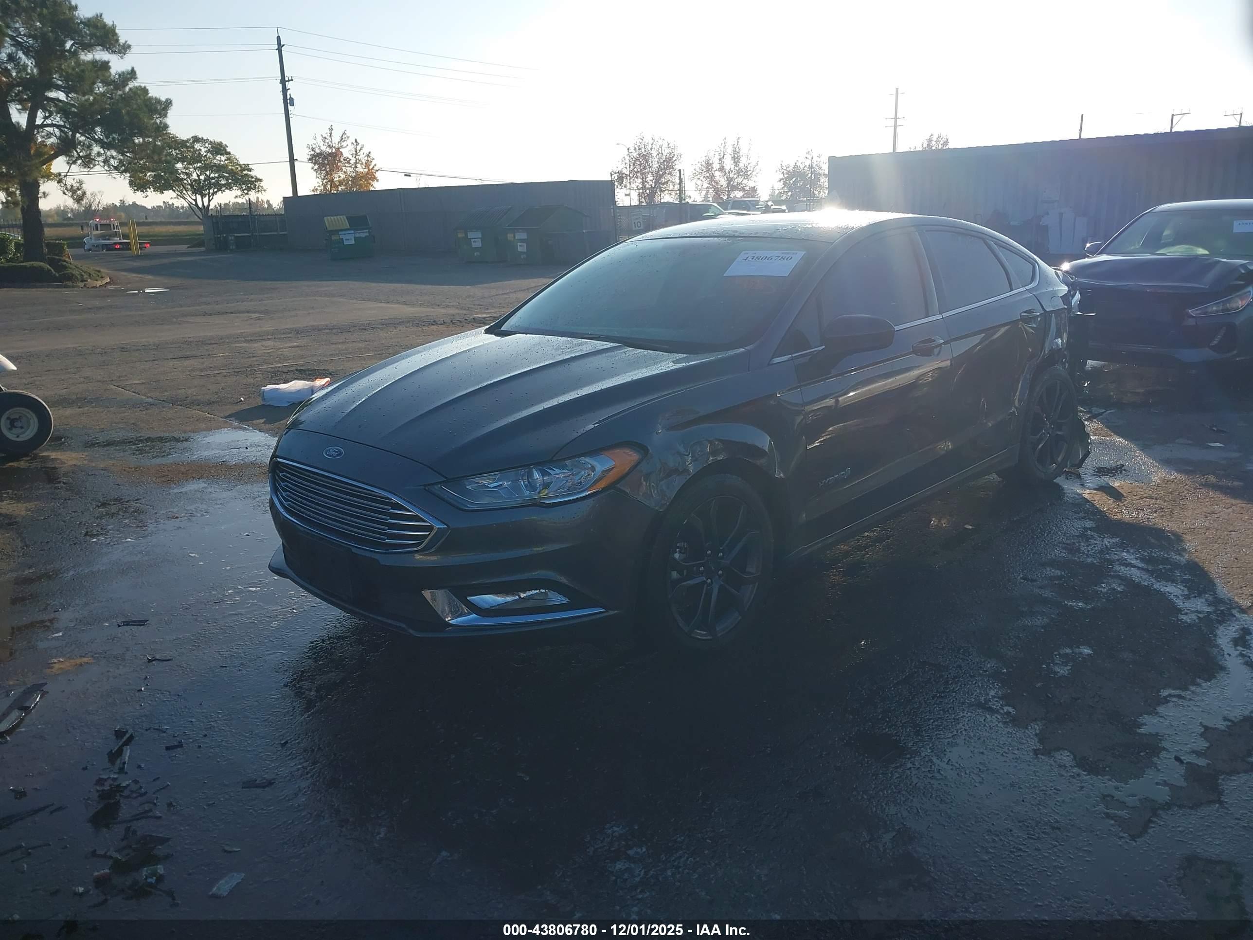 FORD FUSION image 2