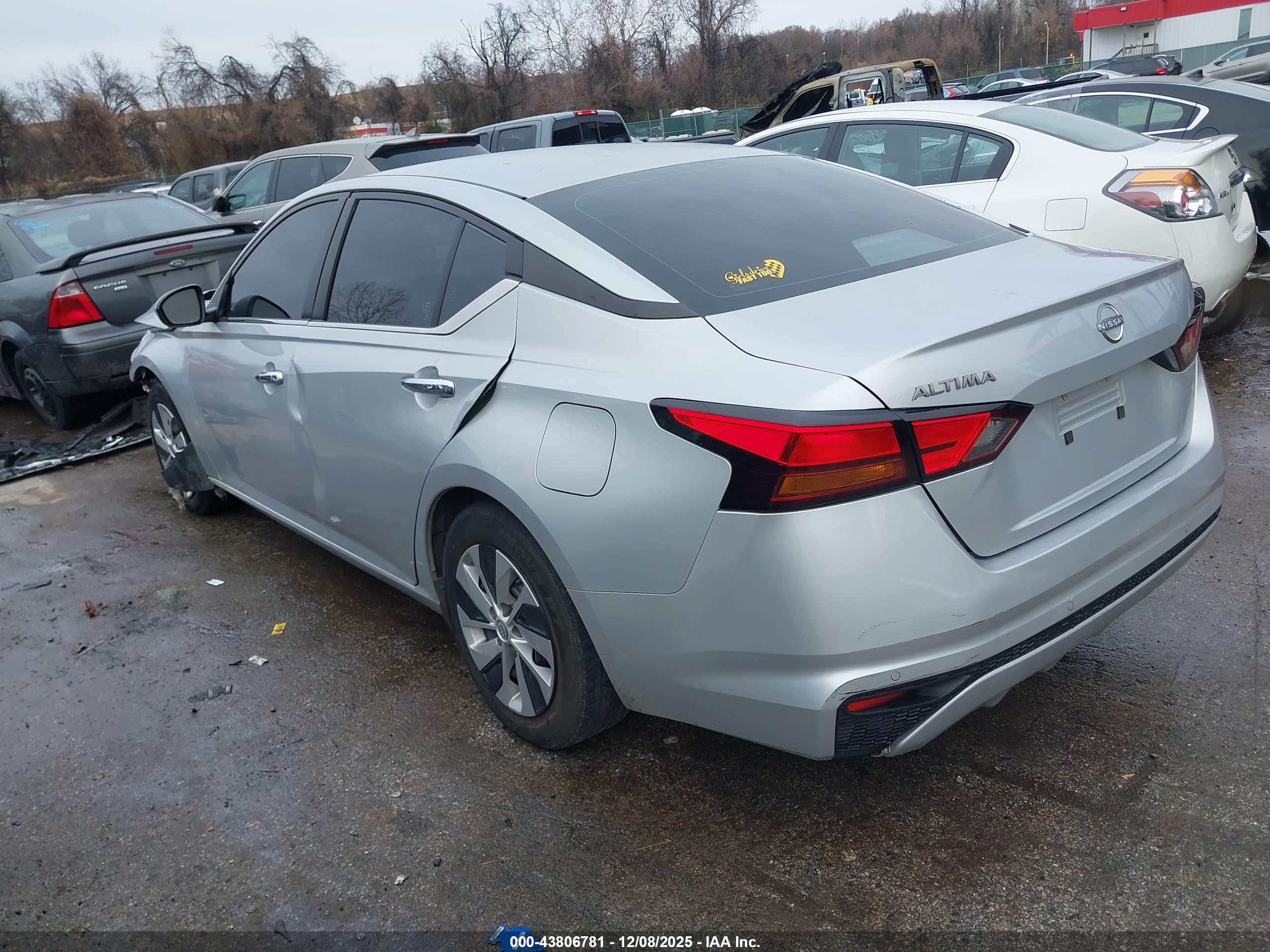 NISSAN ALTIMA image 3