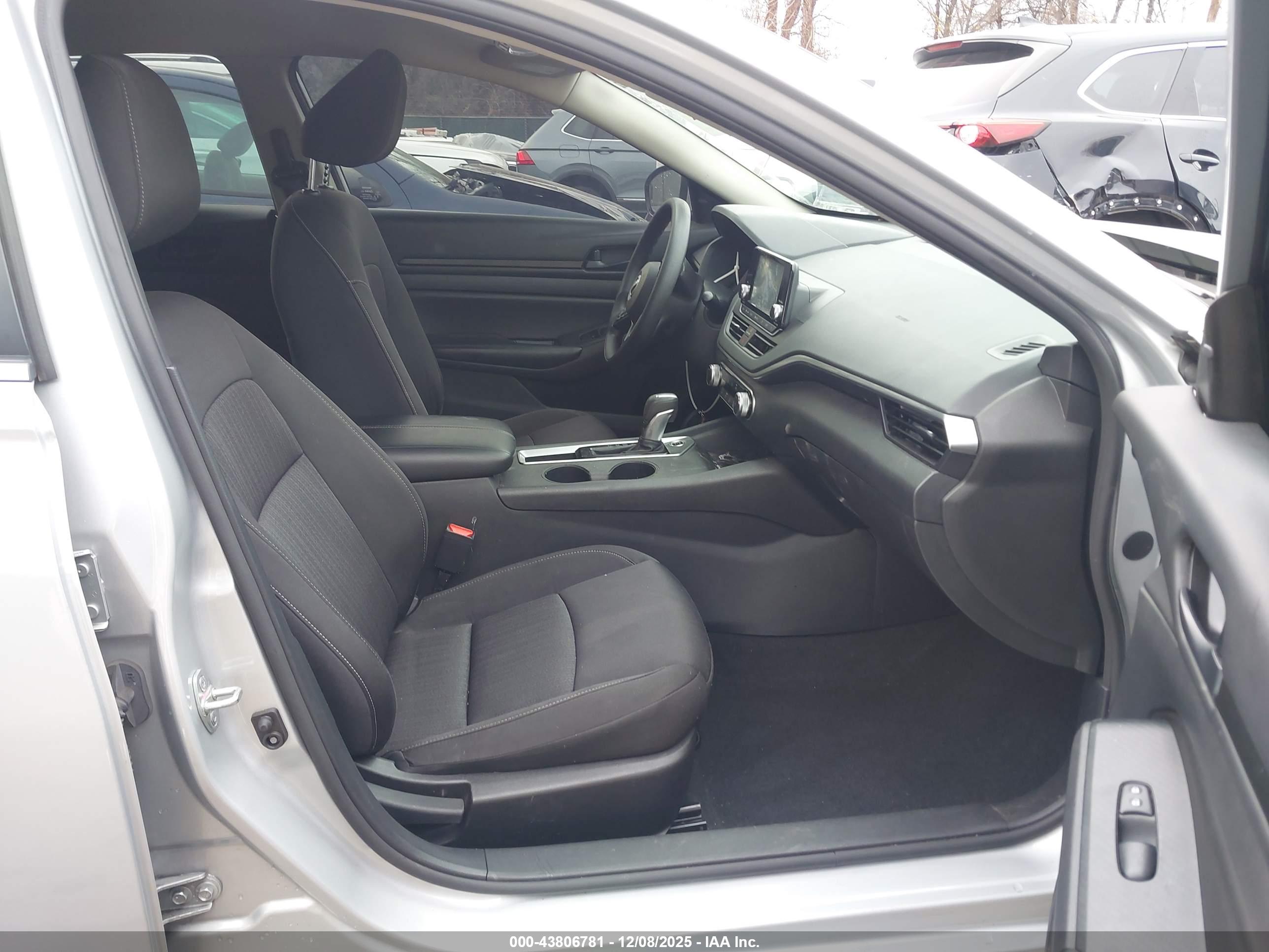 NISSAN ALTIMA image 5