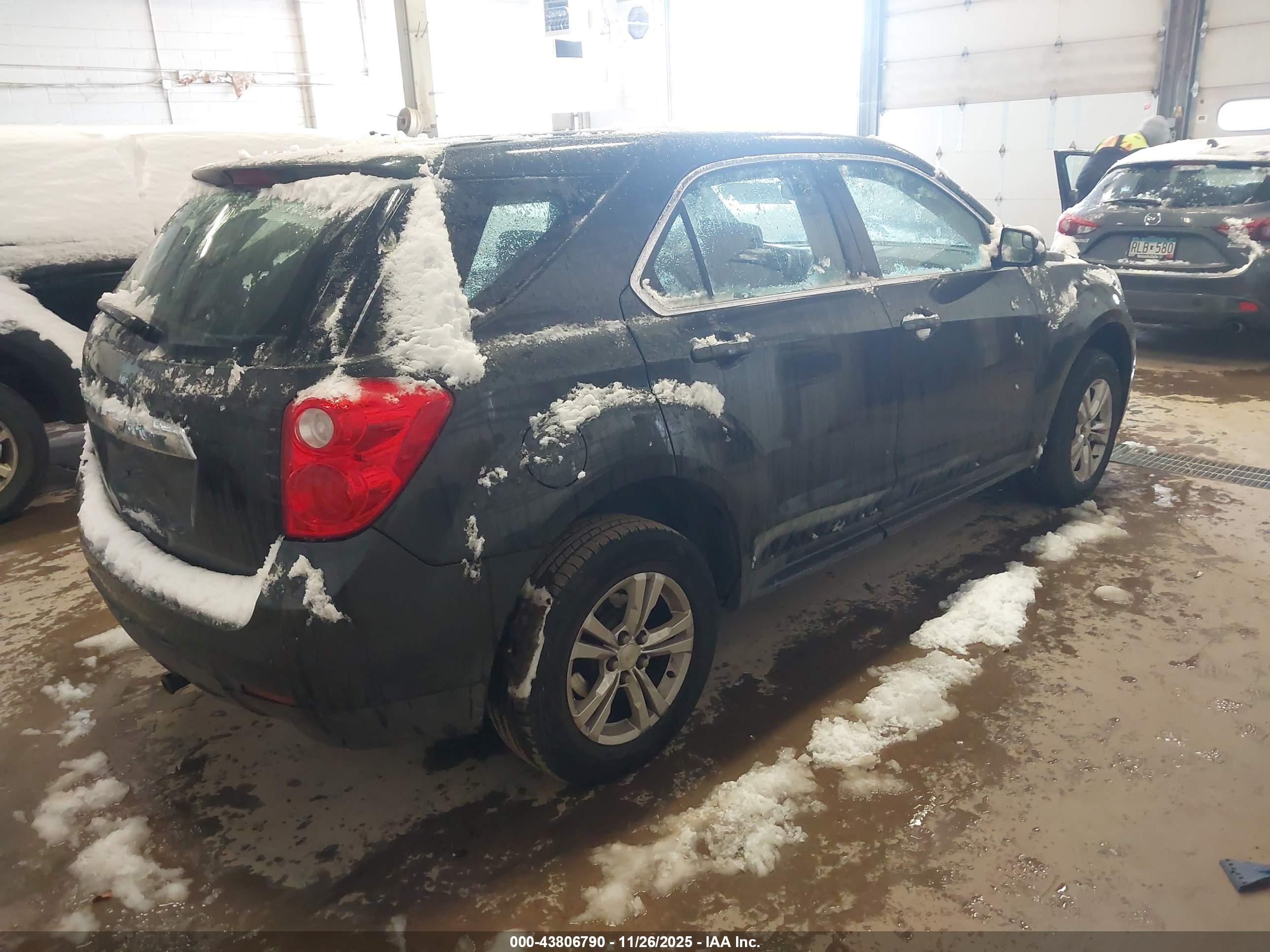 CHEVROLET EQUINOX image 4