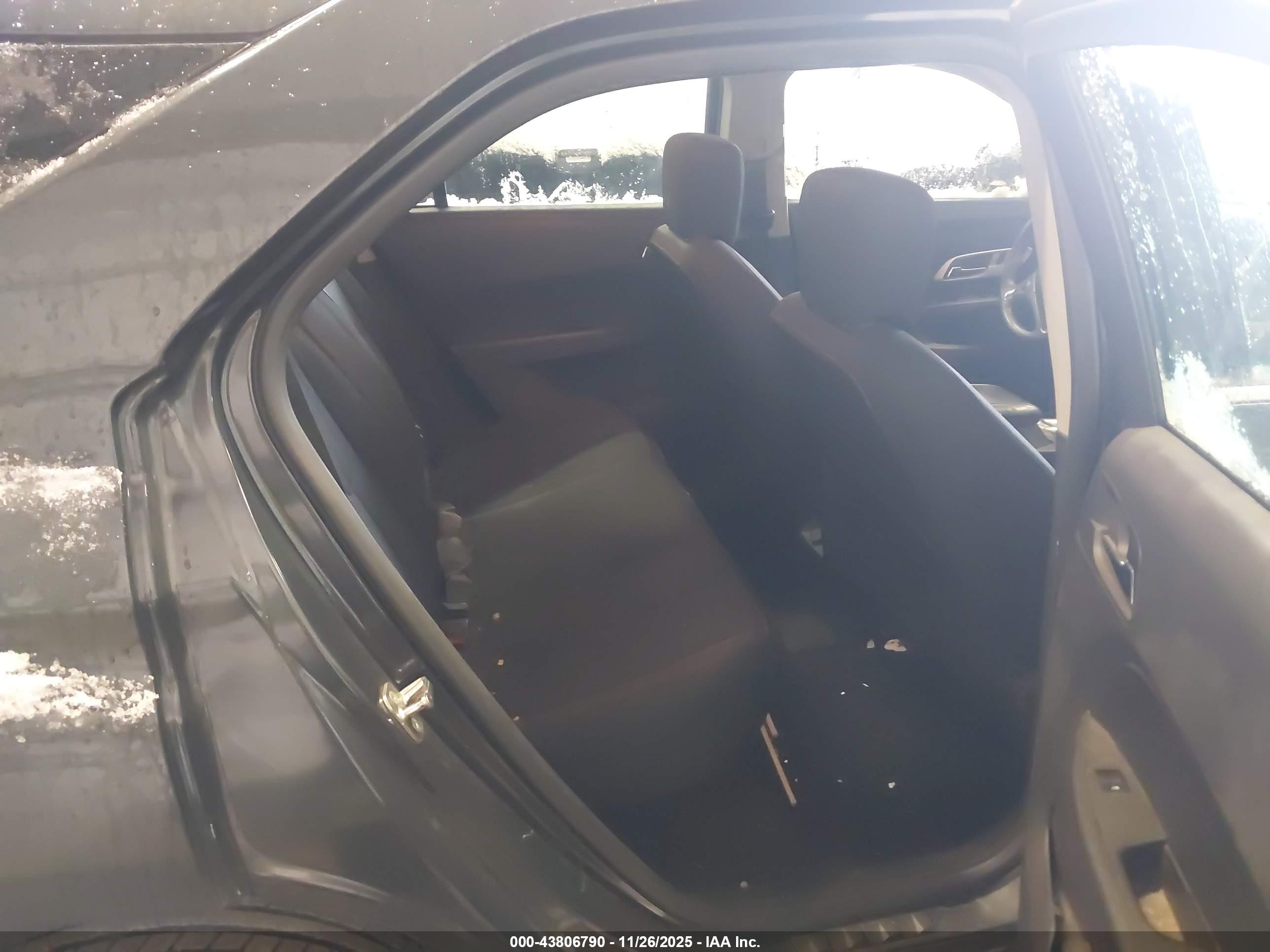 CHEVROLET EQUINOX image 8