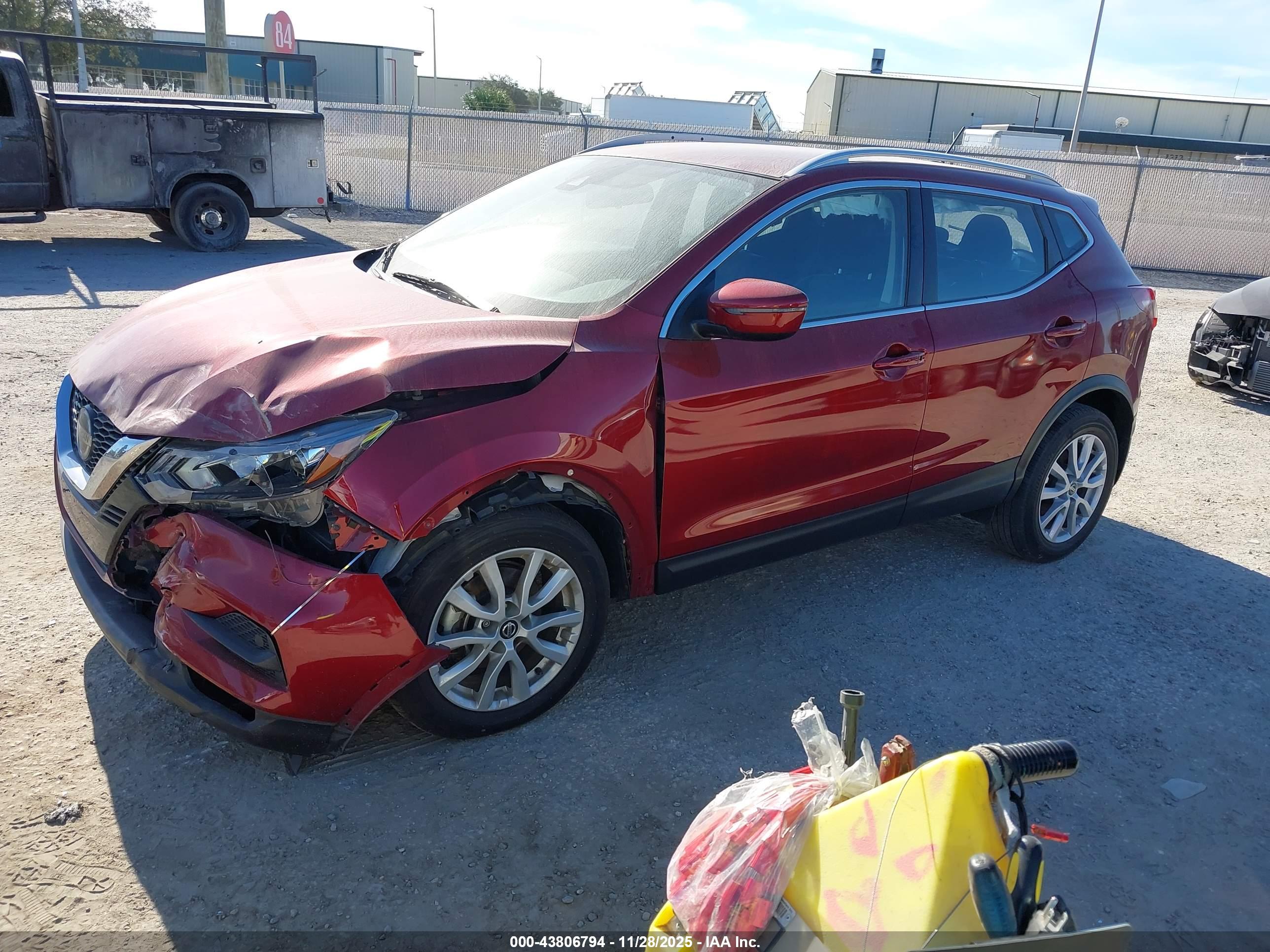 NISSAN ROGUE image 2