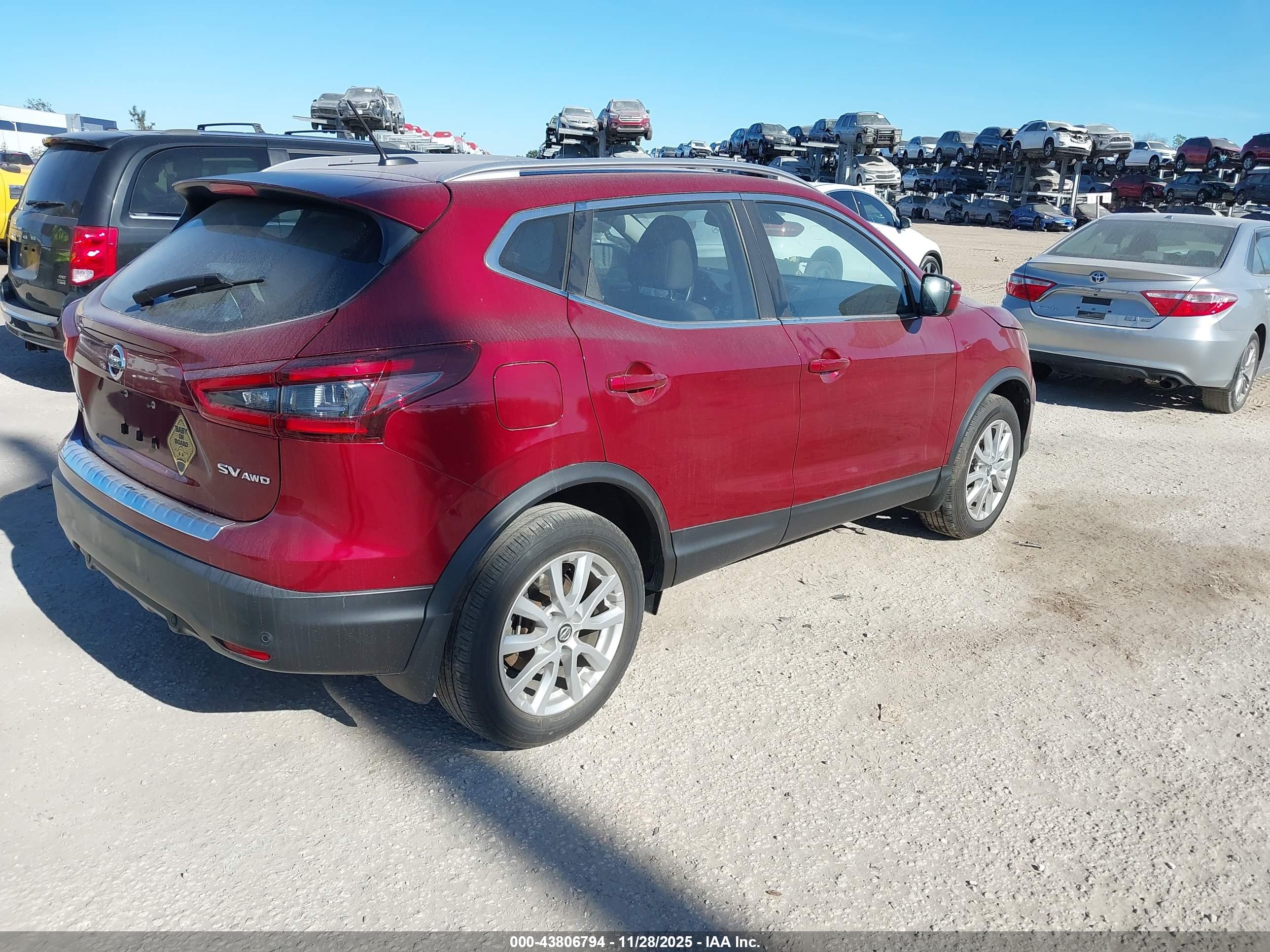 NISSAN ROGUE image 4