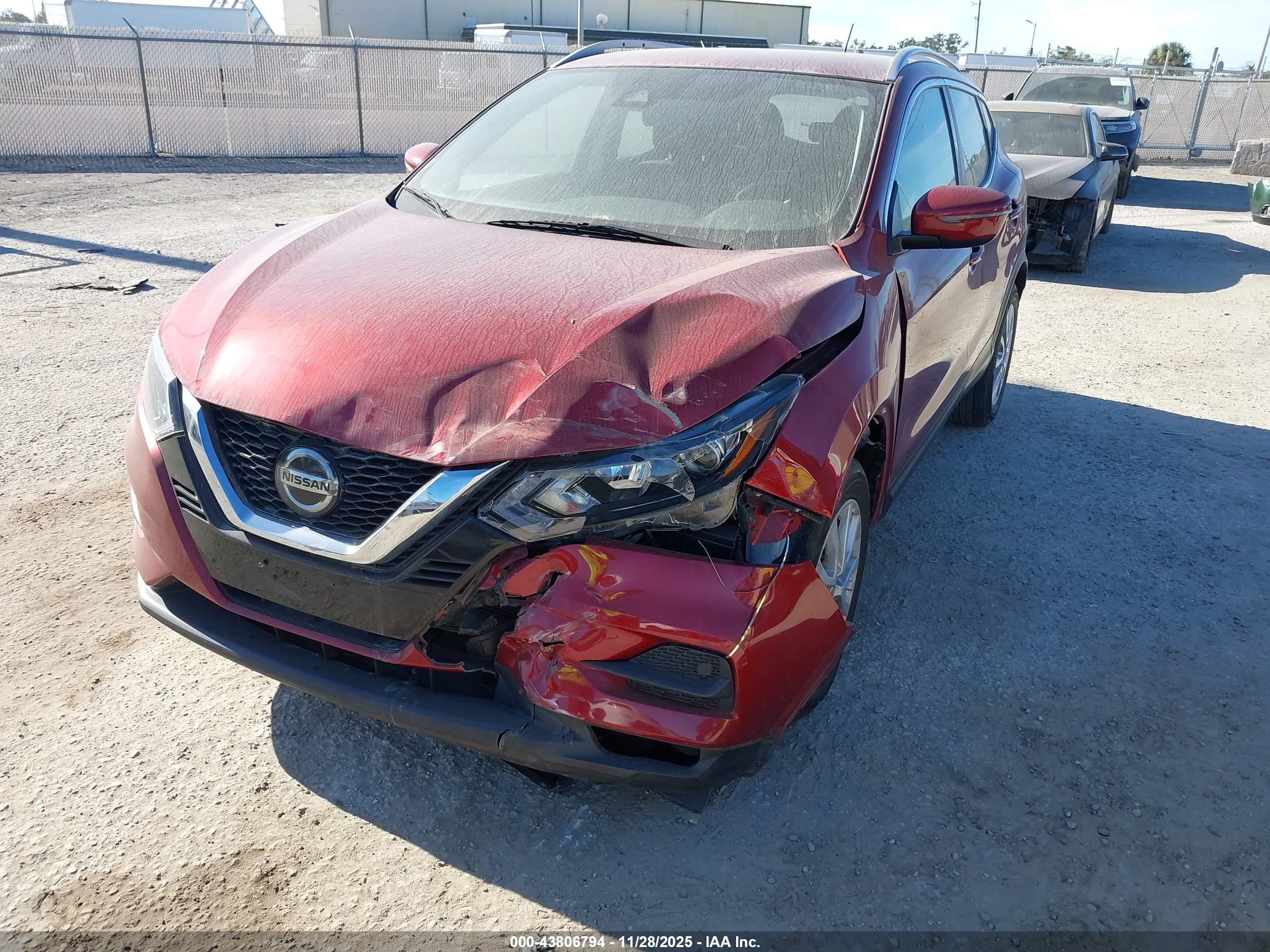 NISSAN ROGUE image 6