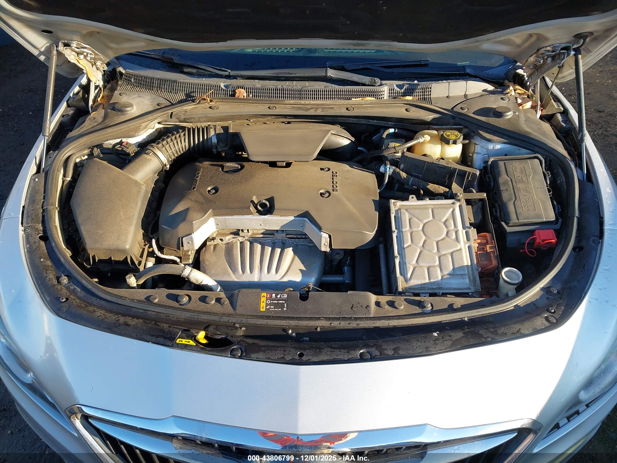 BUICK LACROSSE image 10