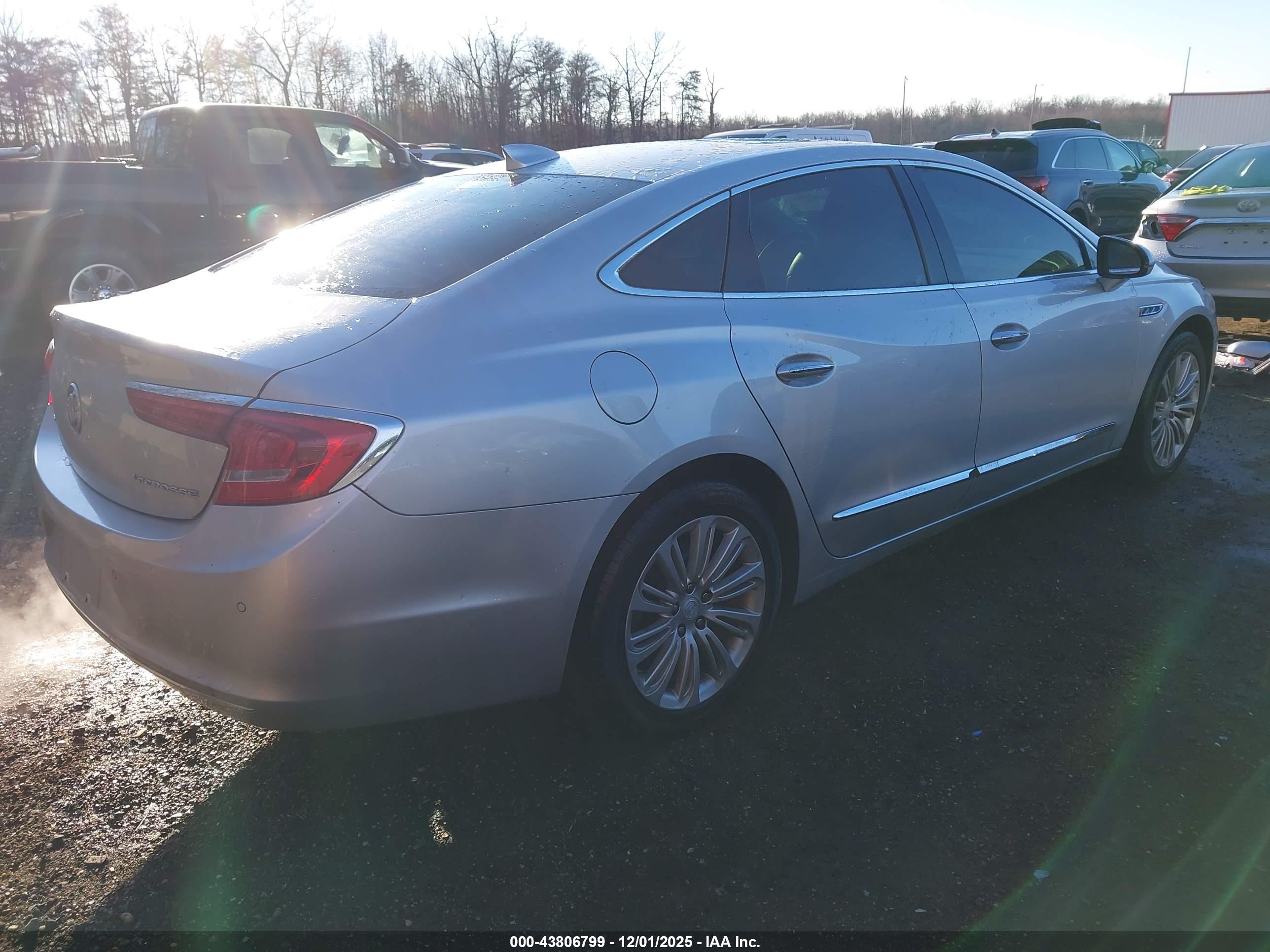 BUICK LACROSSE image 4