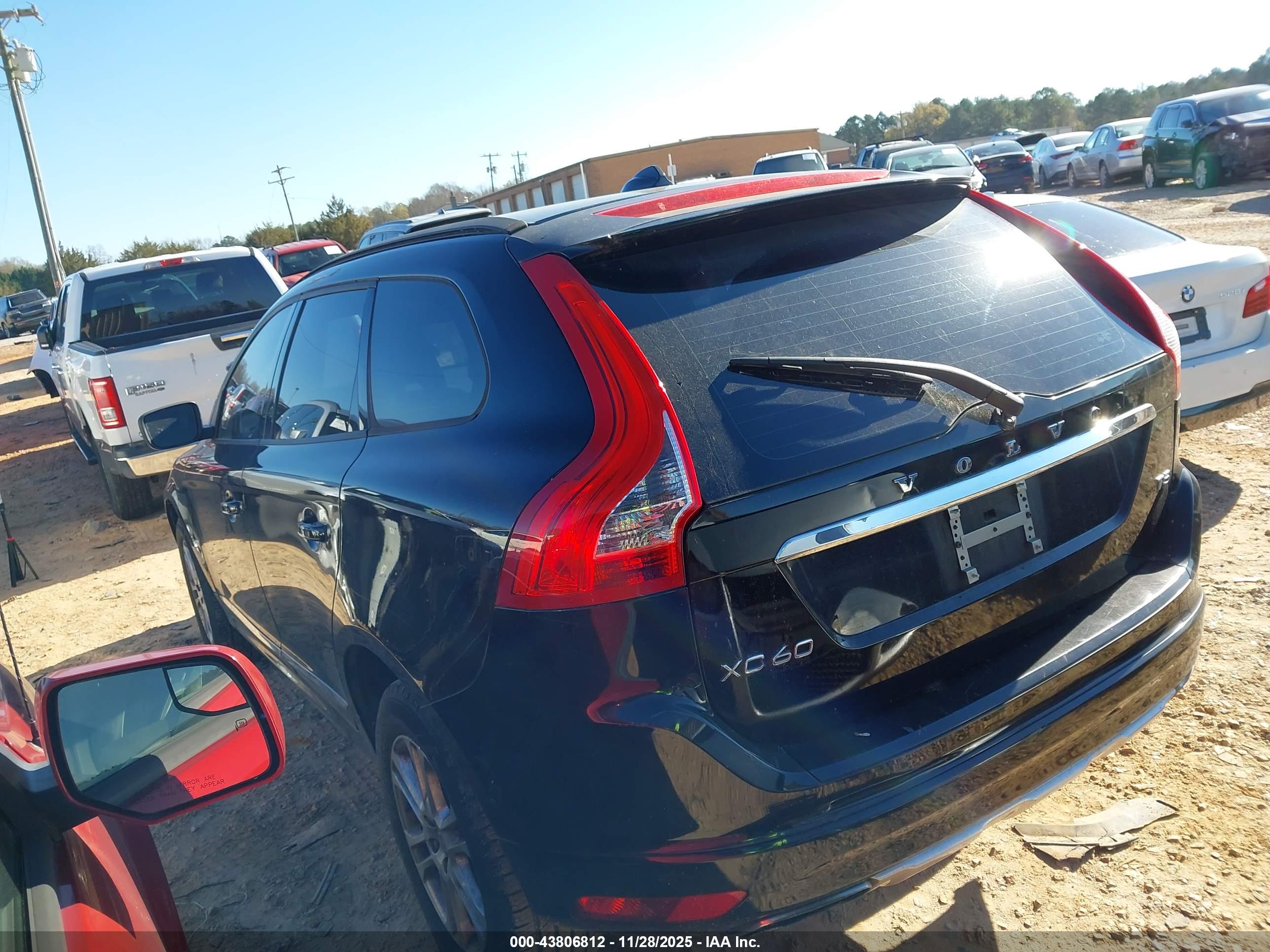 VOLVO XC60 image 3