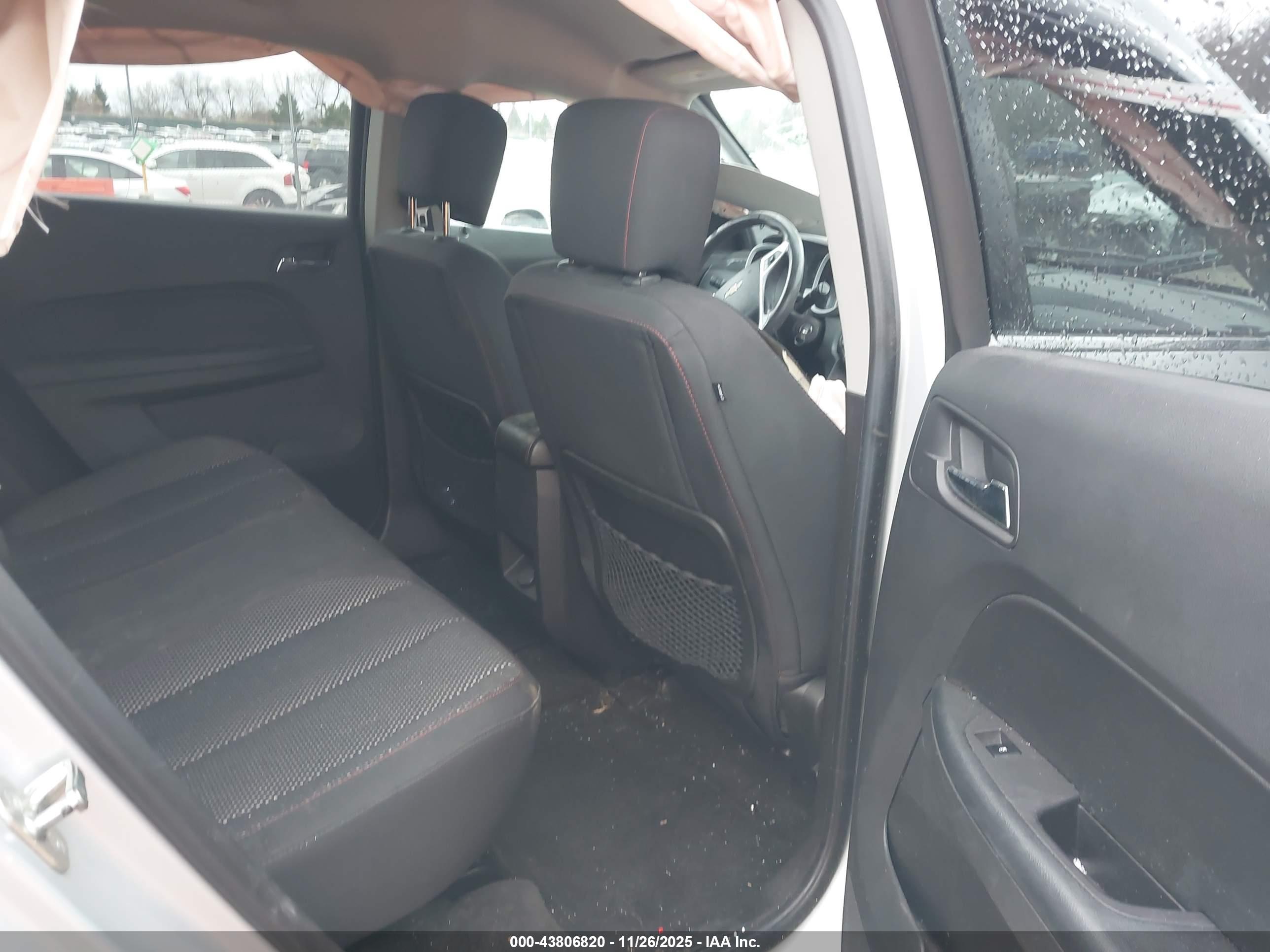 CHEVROLET EQUINOX image 8