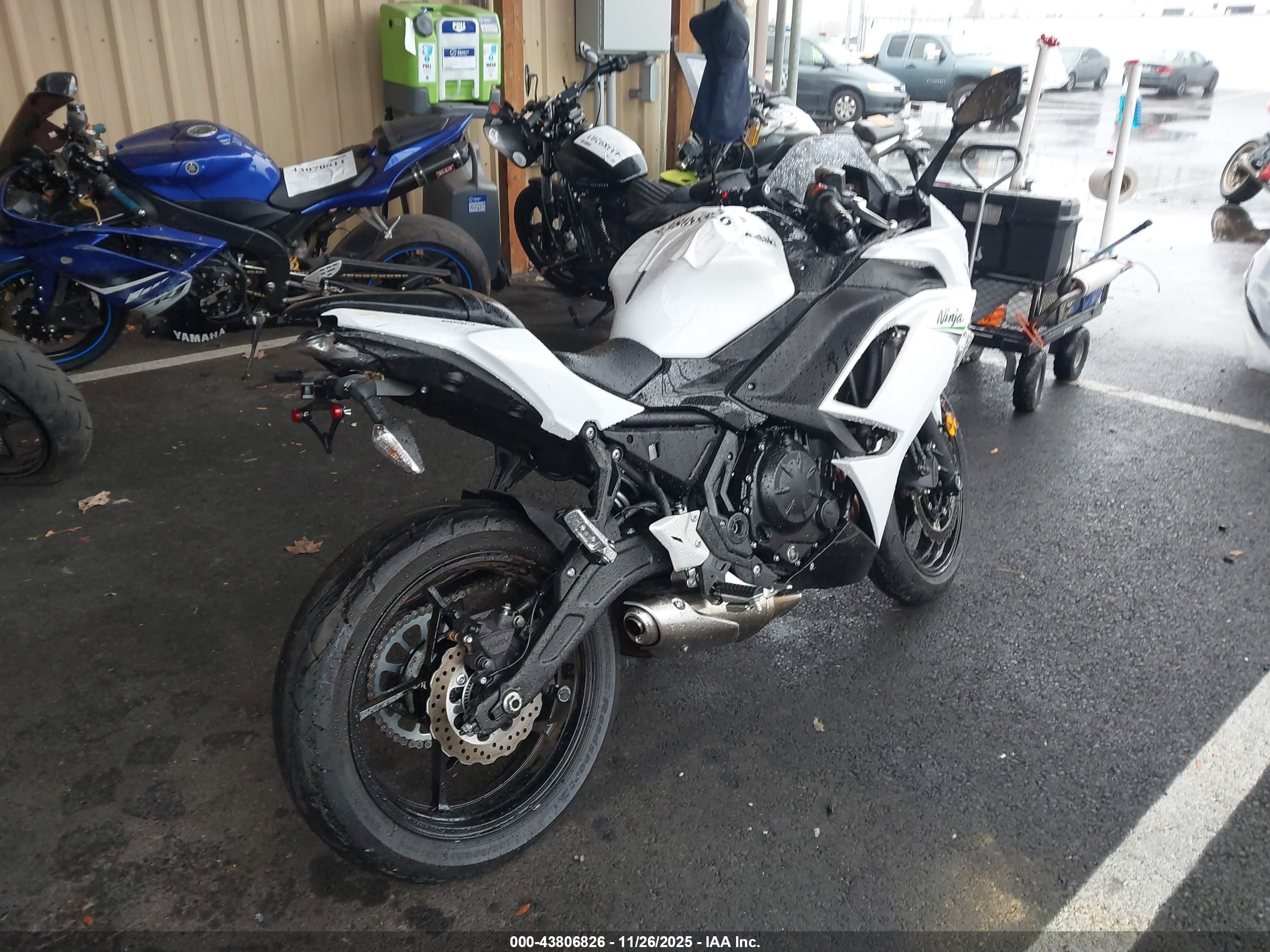 KAWASAKI EX650 image 4