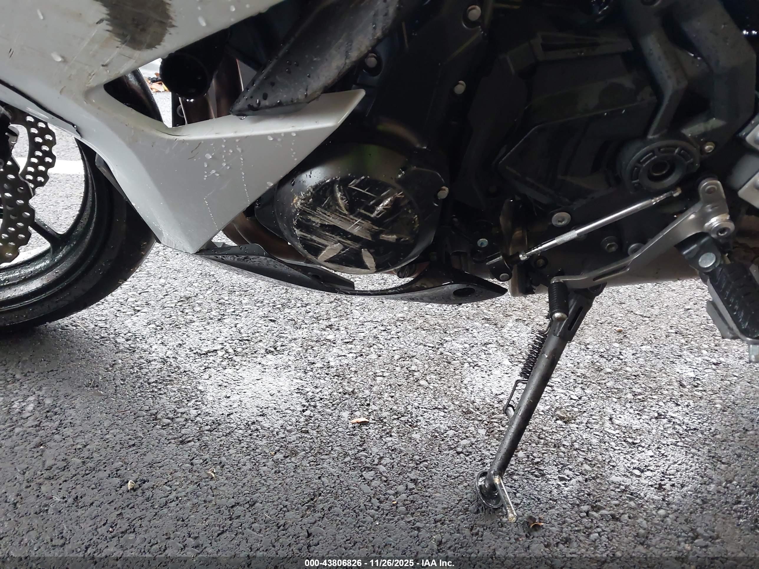 KAWASAKI EX650 image 9