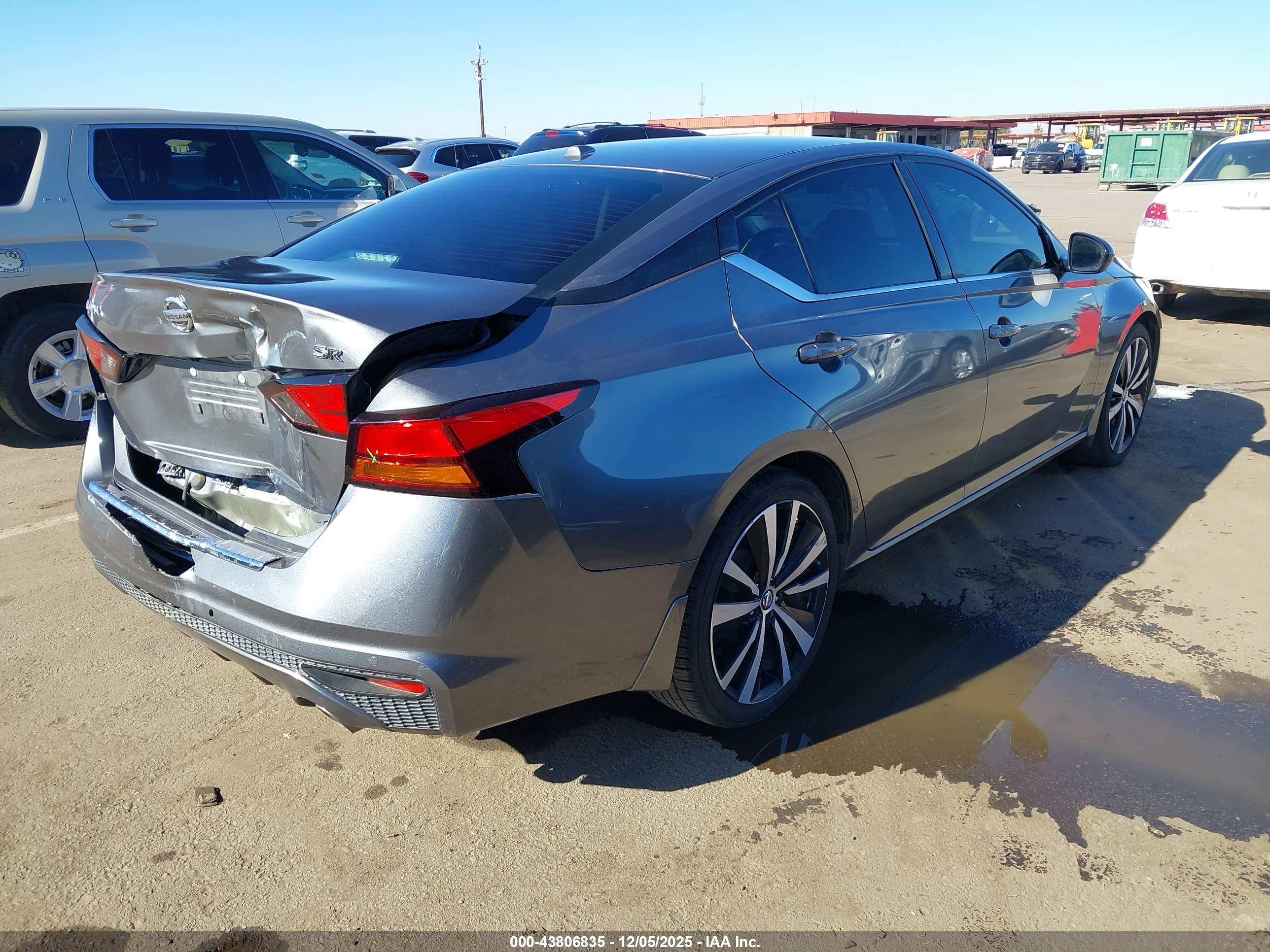 NISSAN ALTIMA image 4