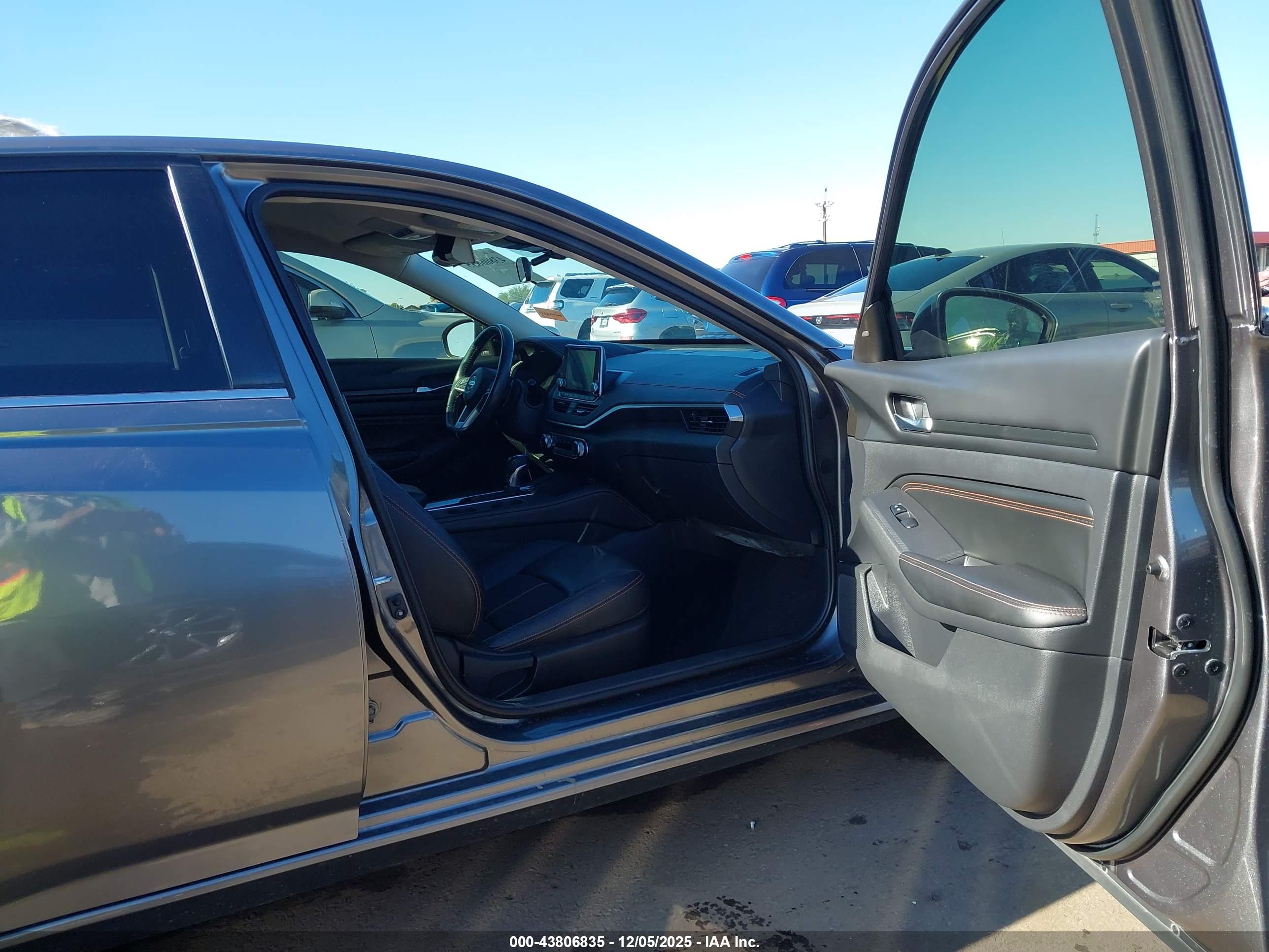 NISSAN ALTIMA image 5