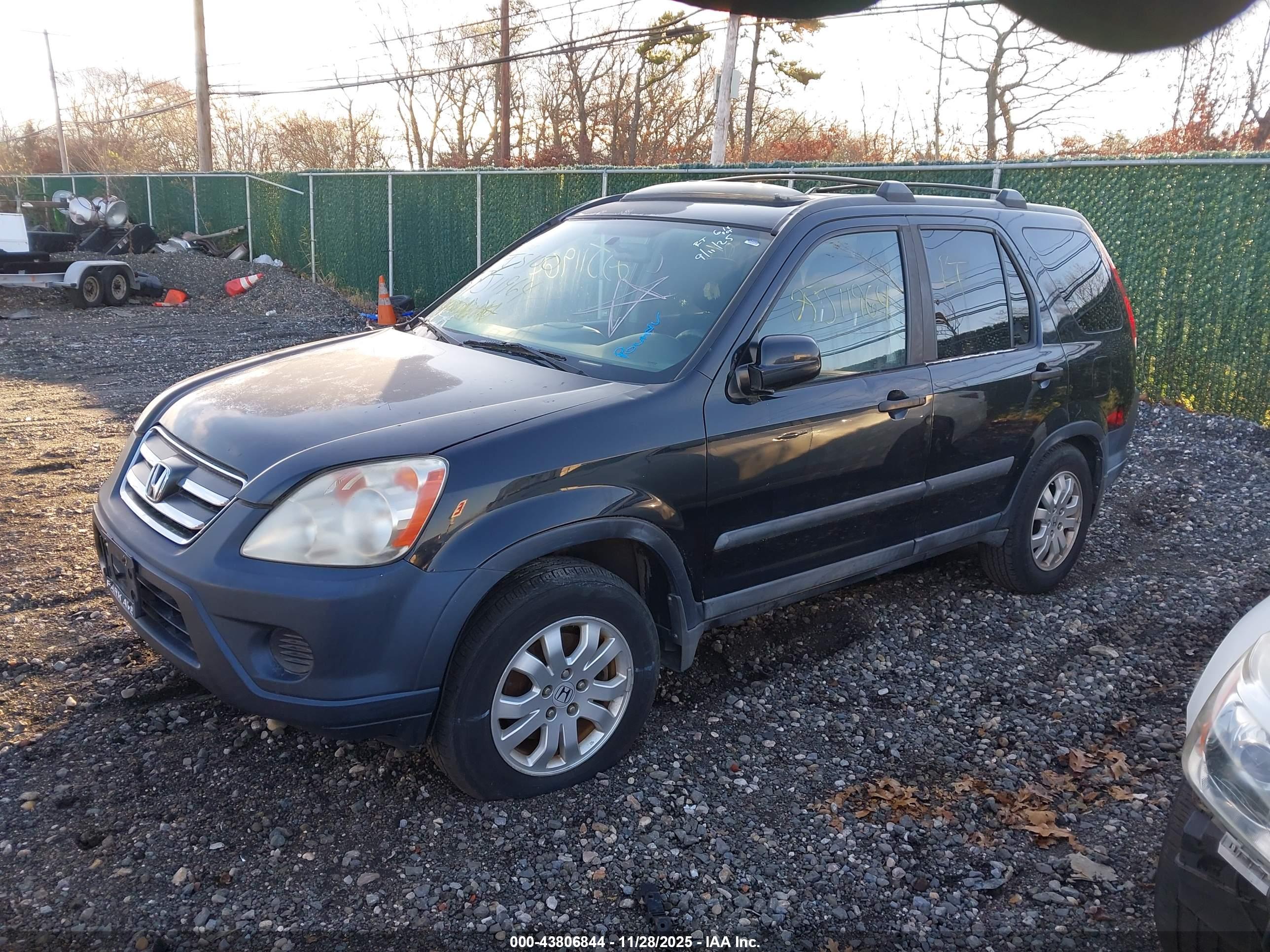 HONDA CR-V image 2