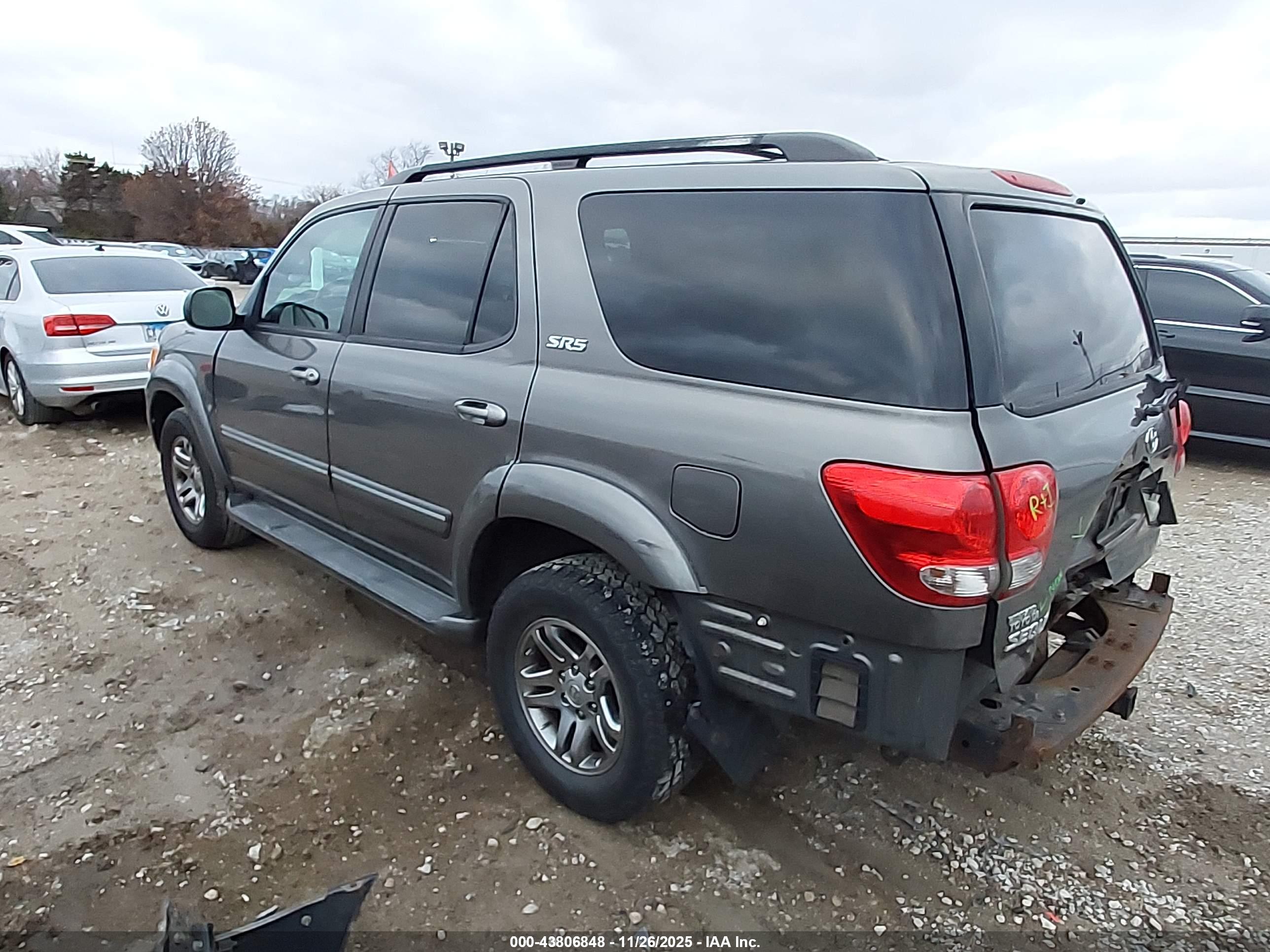 TOYOTA SEQUOIA image 3
