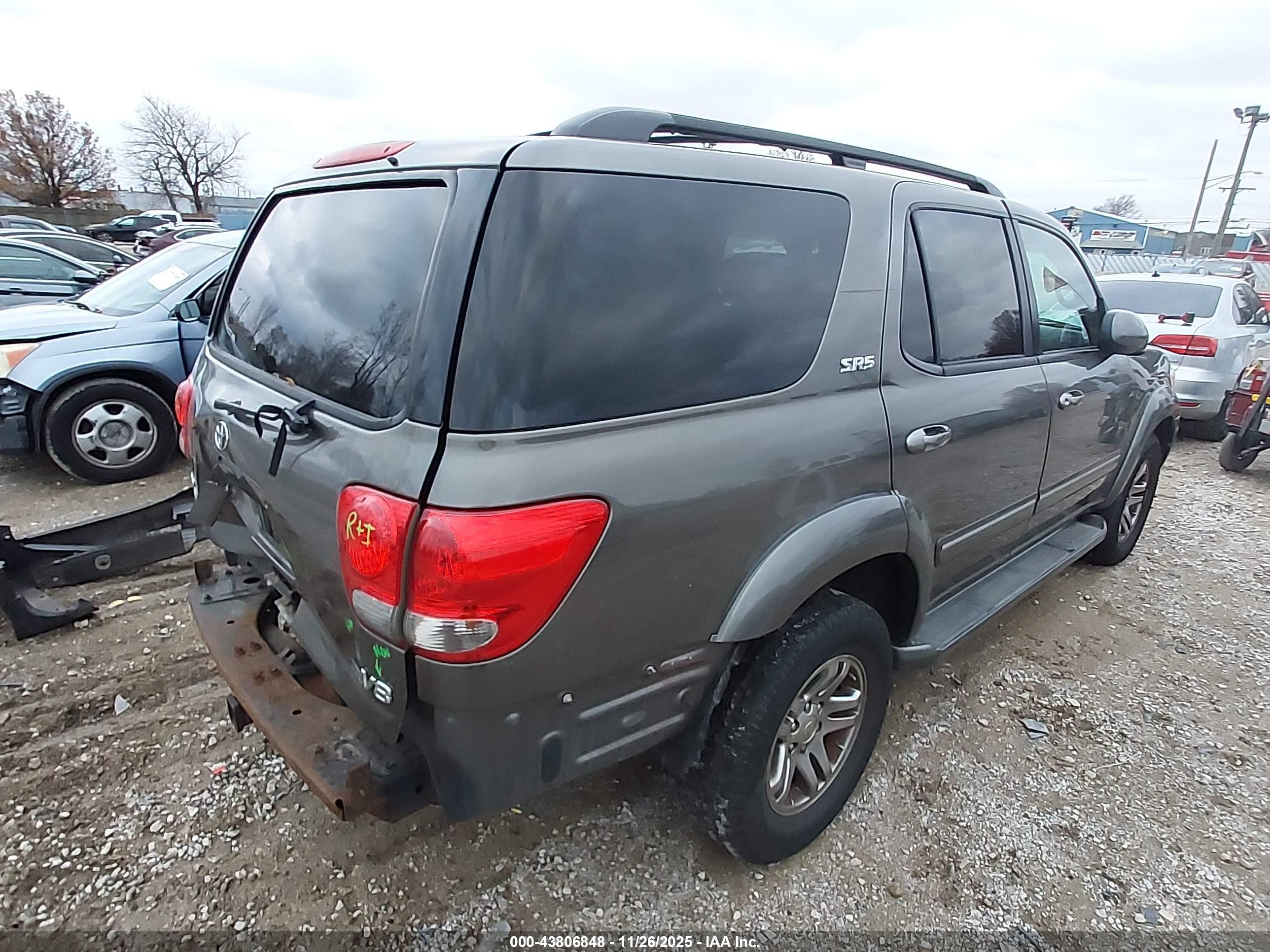 TOYOTA SEQUOIA image 4