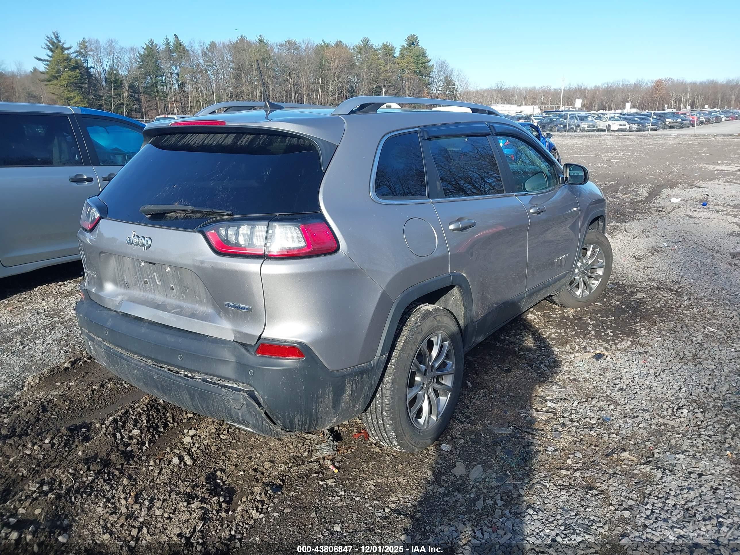JEEP CHEROKEE image 4