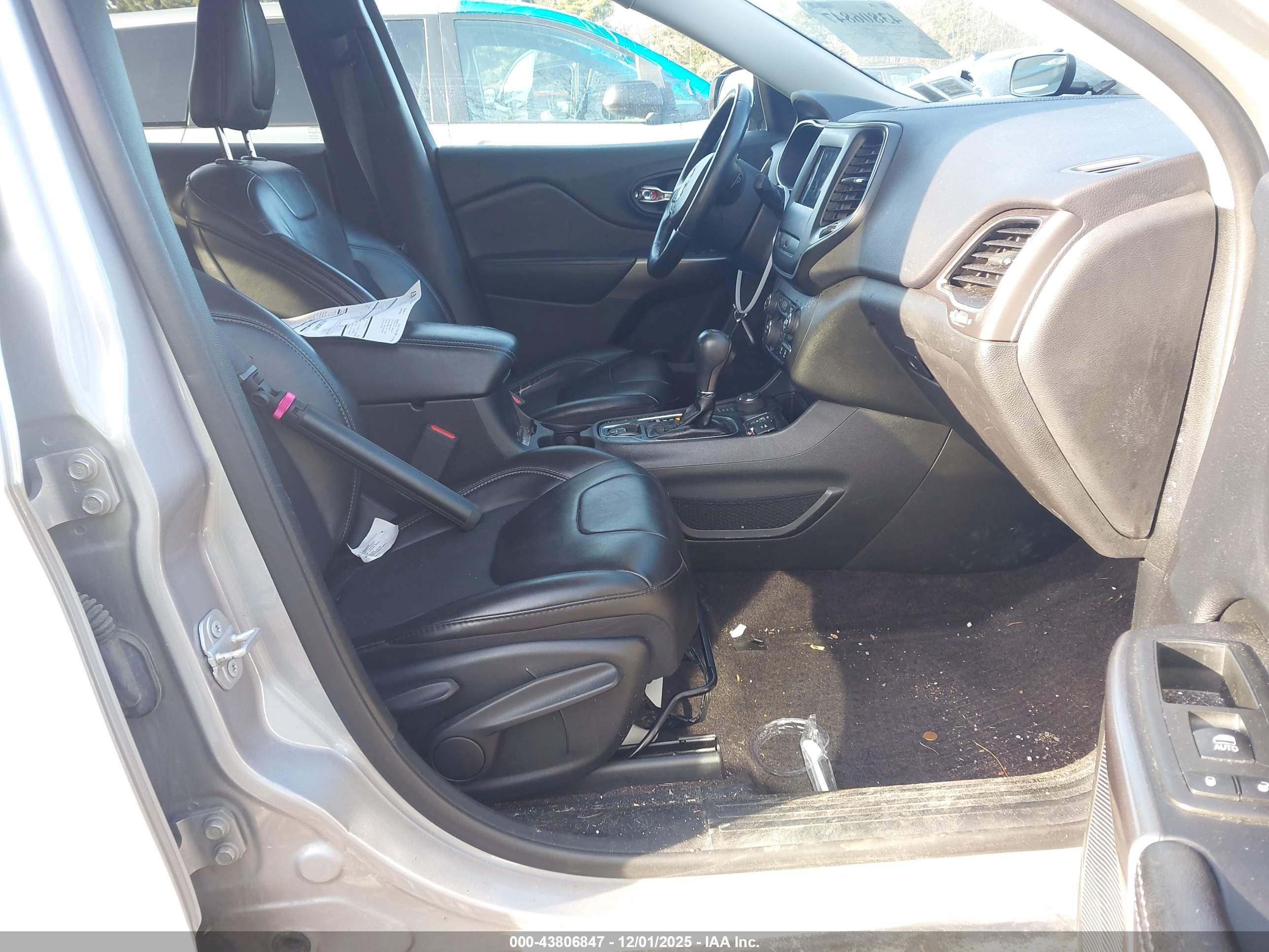 JEEP CHEROKEE image 5