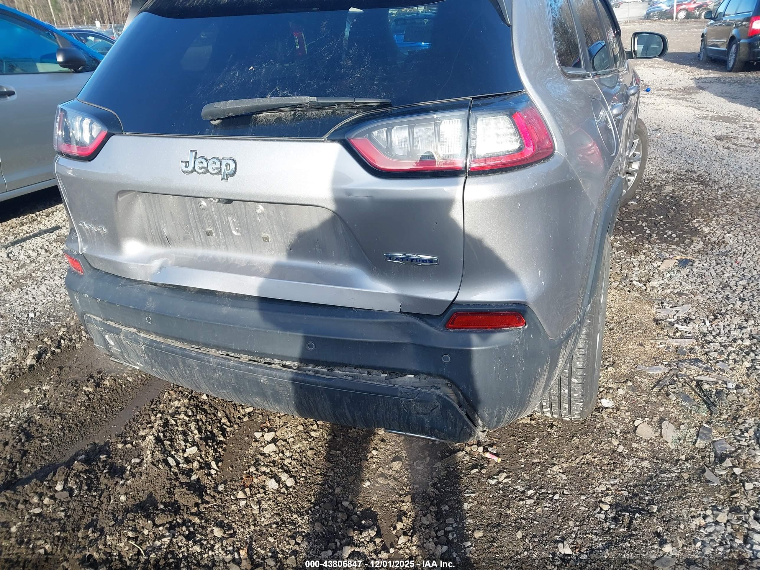JEEP CHEROKEE image 6