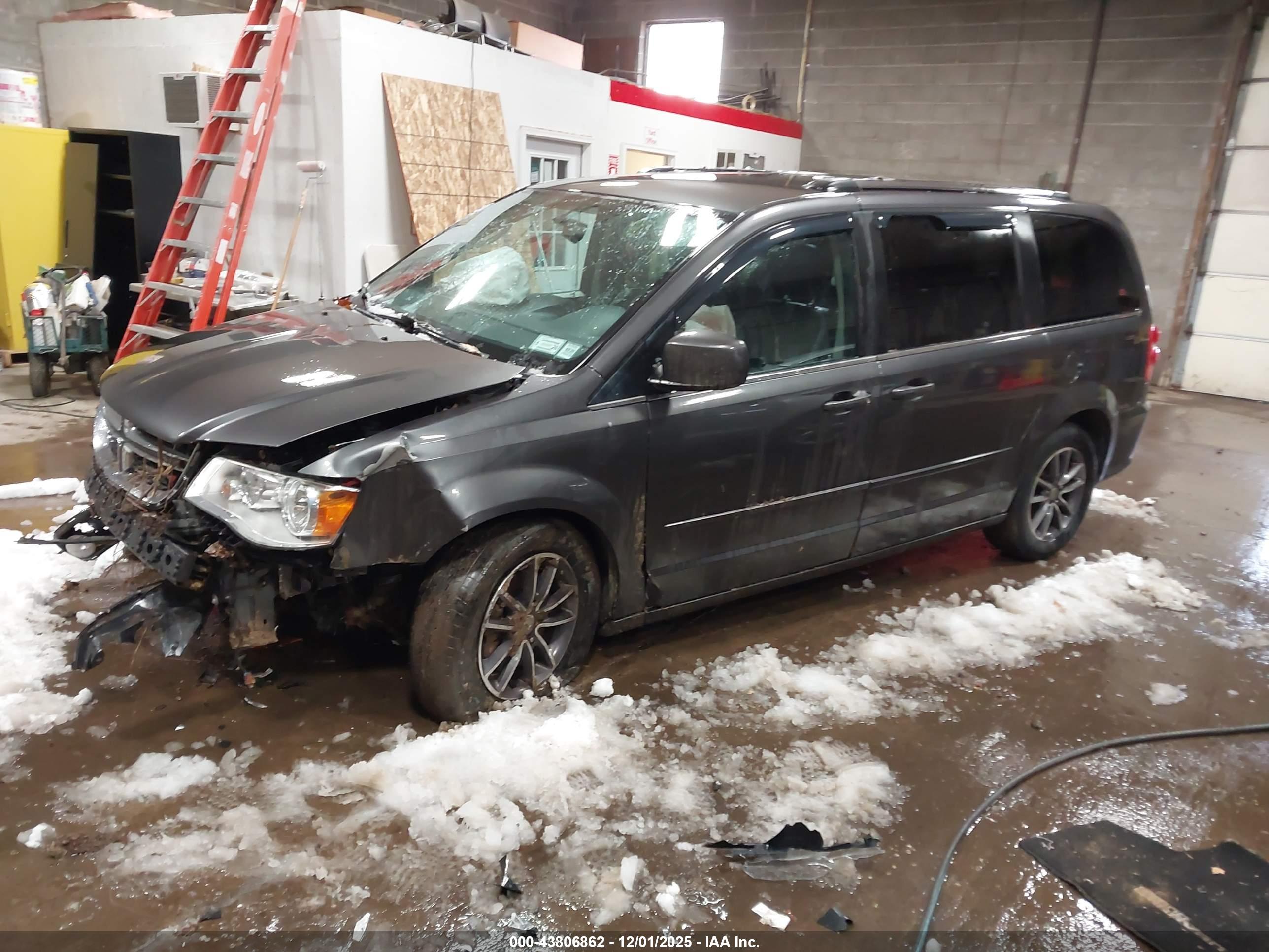 DODGE GRAND image 2