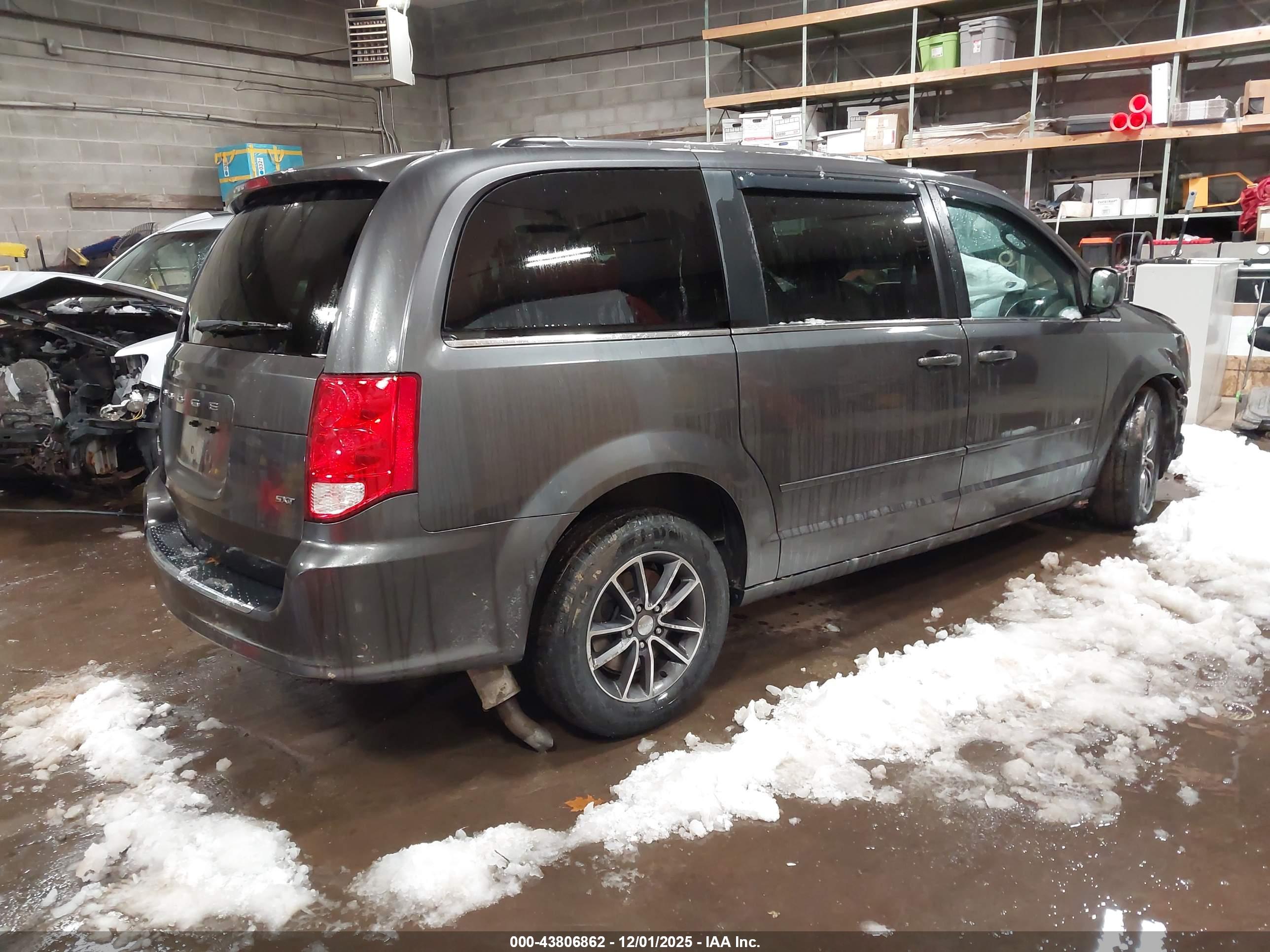 DODGE GRAND image 4