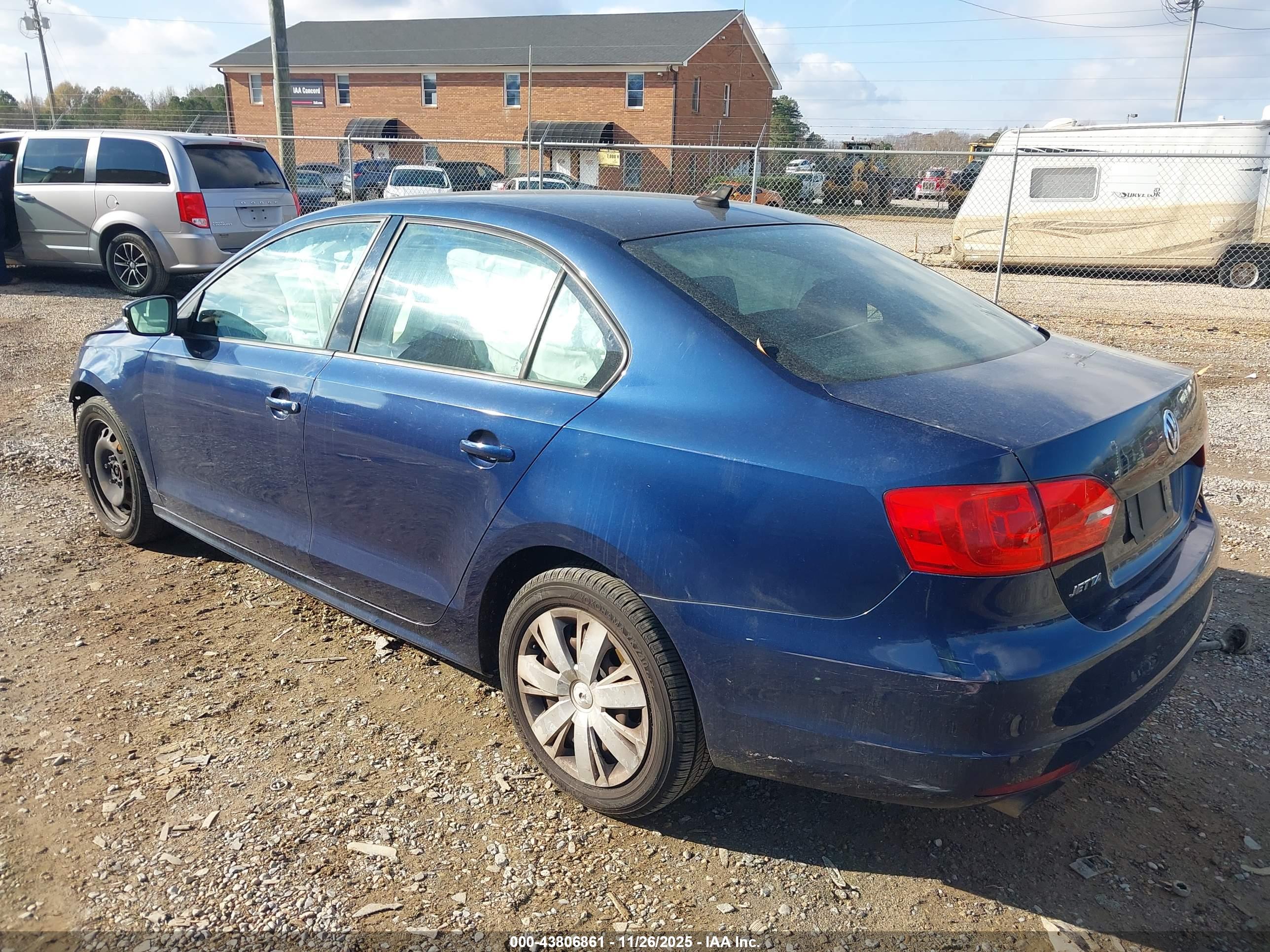 VOLKSWAGEN JETTA image 3