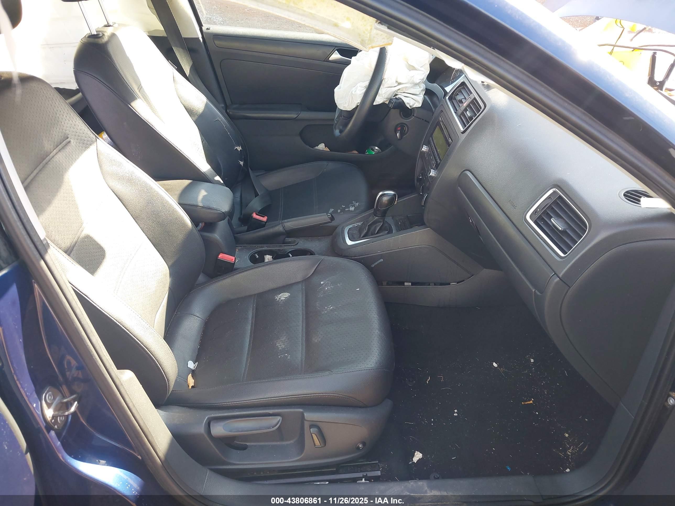 VOLKSWAGEN JETTA image 5