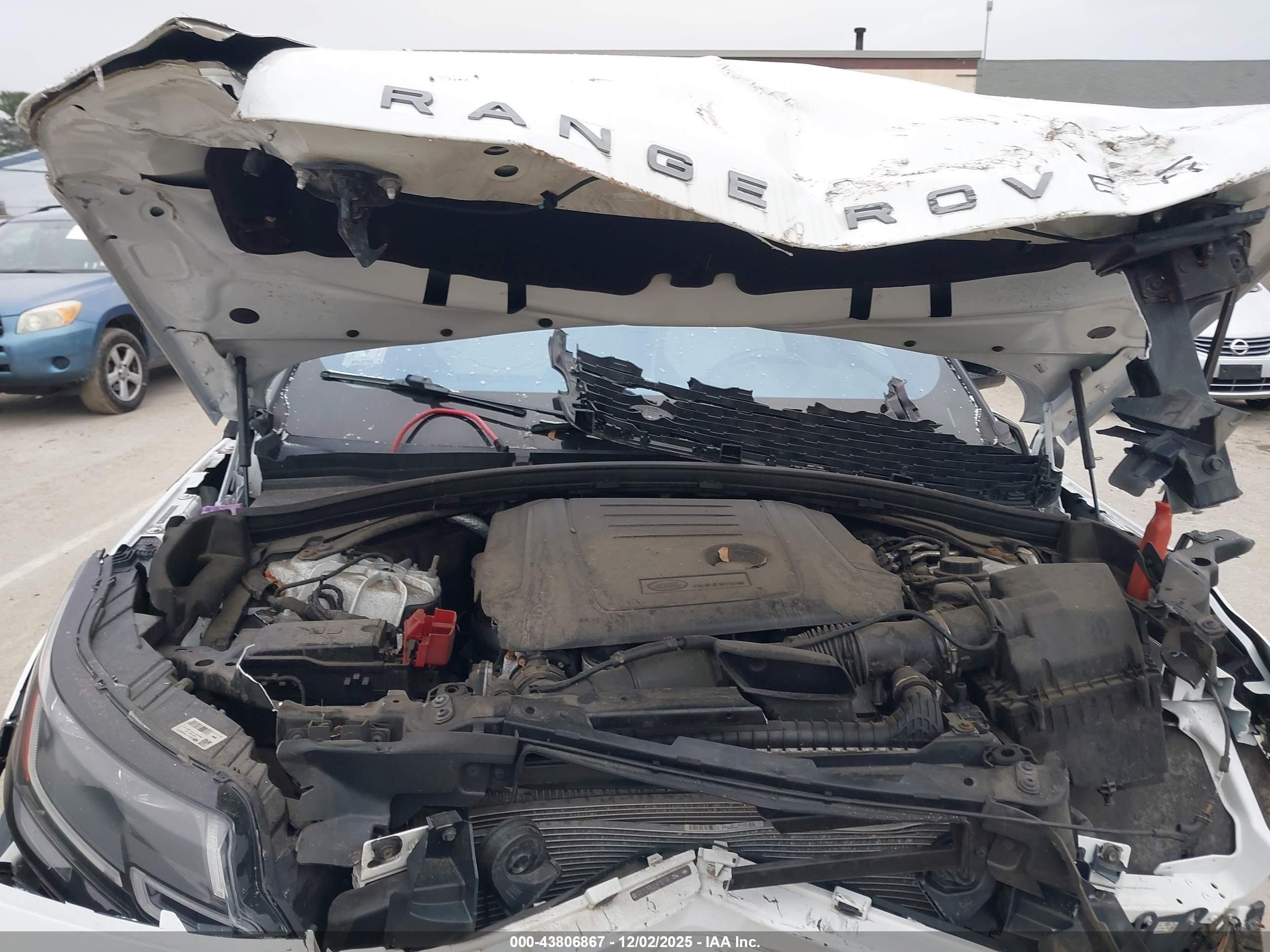 LAND ROVER image 10
