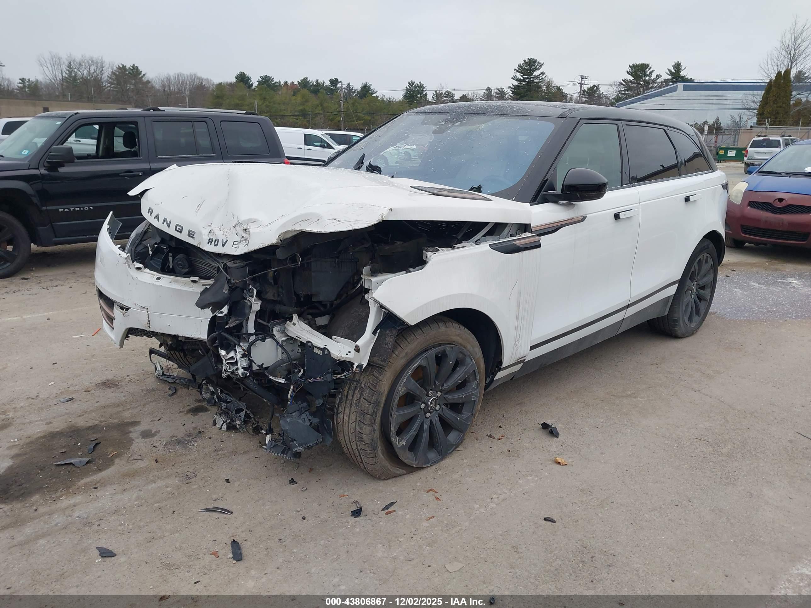 LAND ROVER image 2