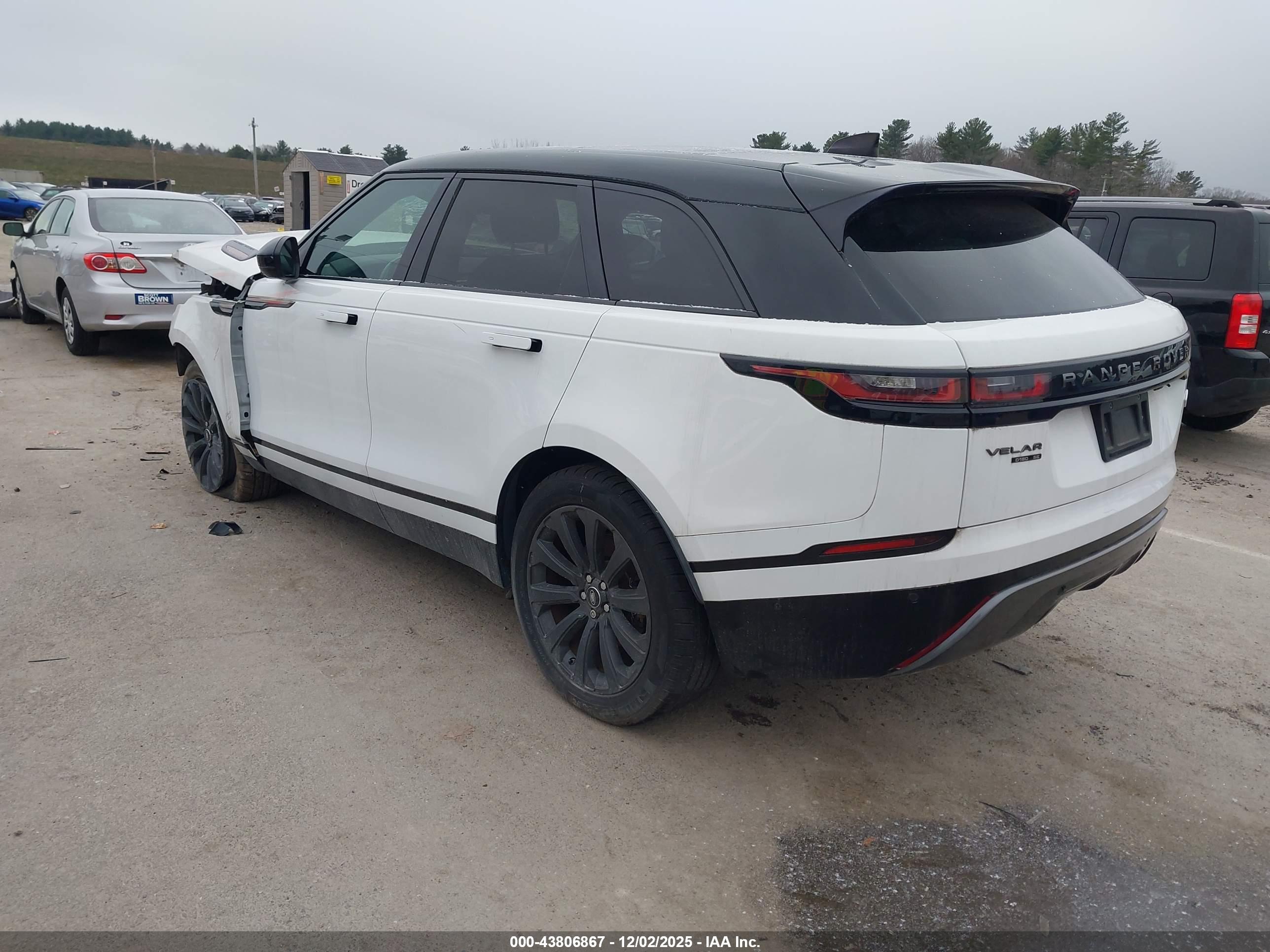 LAND ROVER image 3