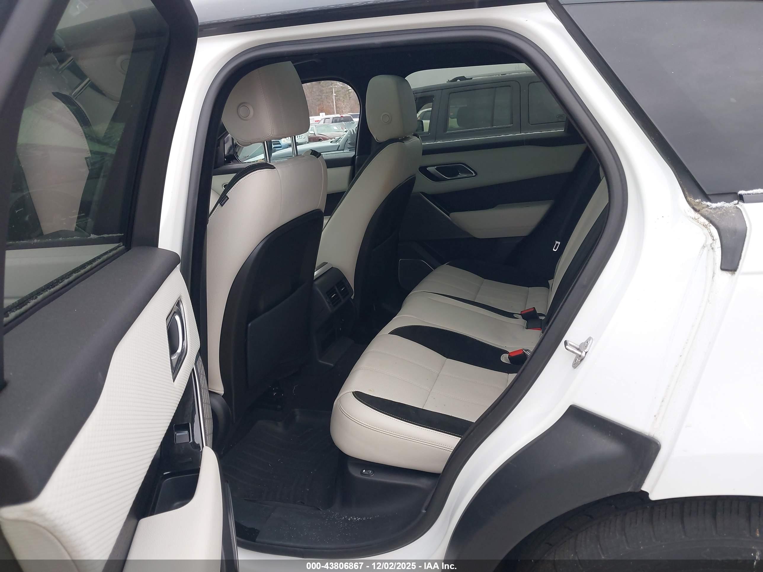 LAND ROVER image 8