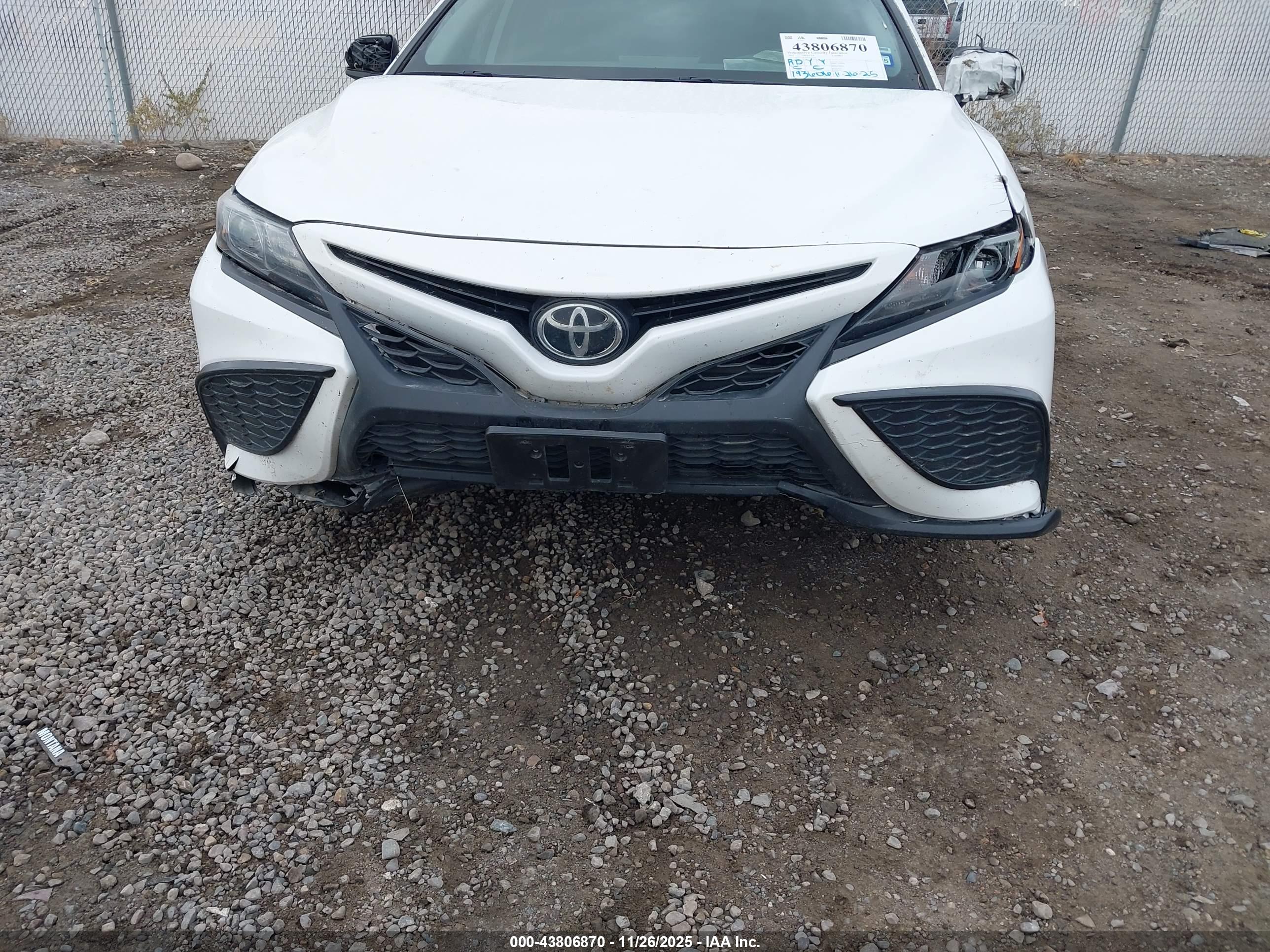 TOYOTA CAMRY image 6