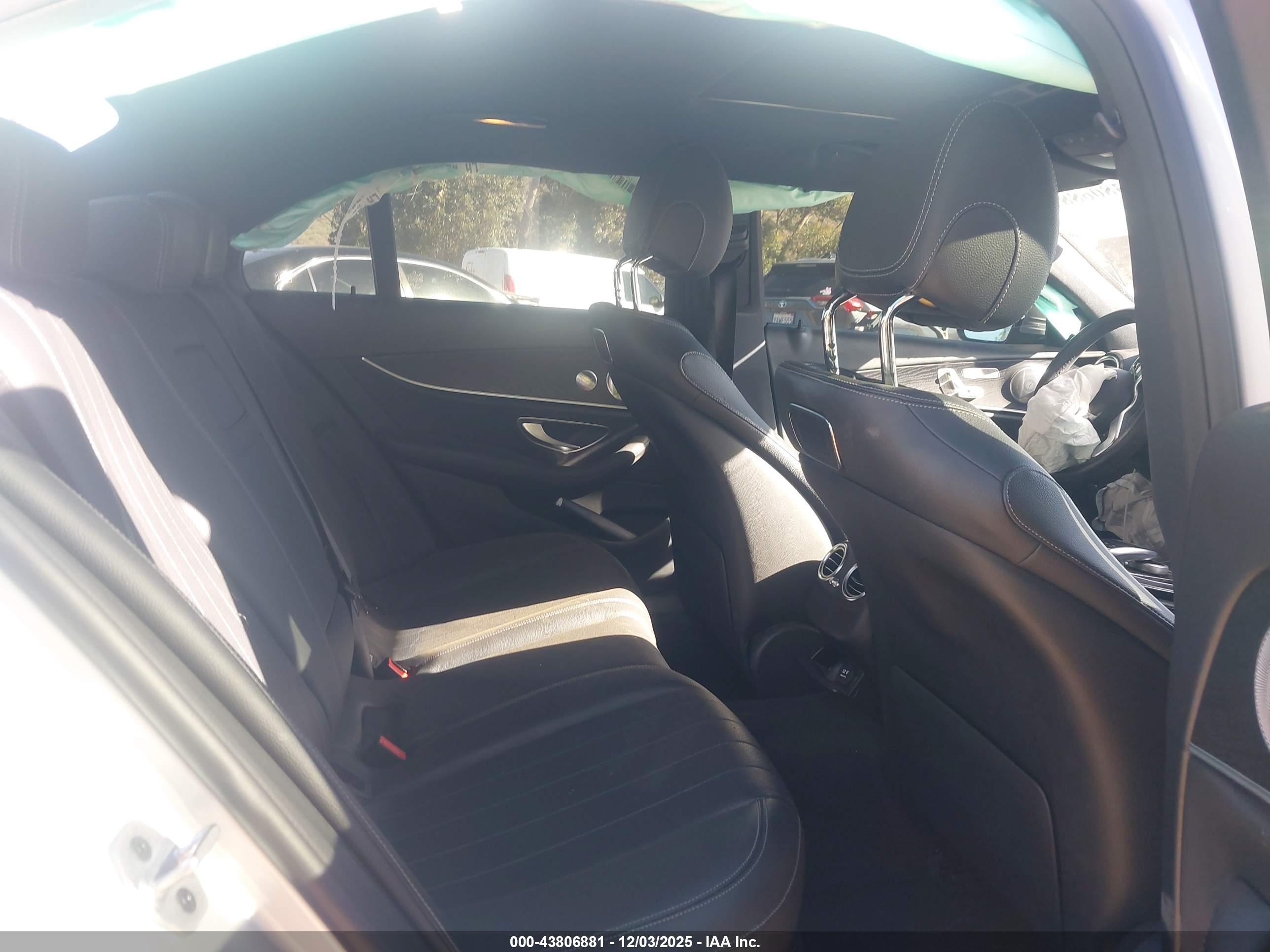 MERCEDES-BENZ E image 8