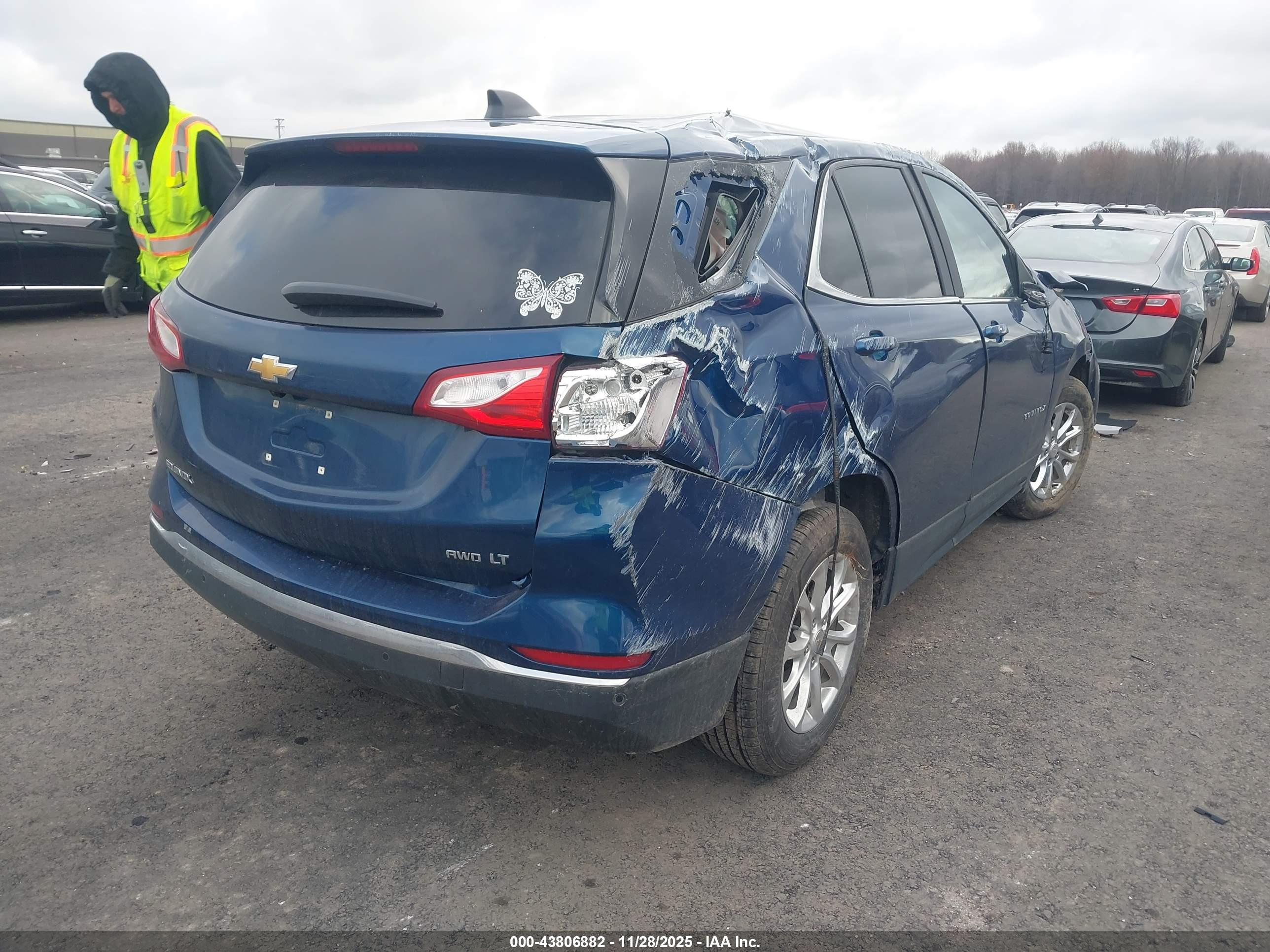 CHEVROLET EQUINOX image 4